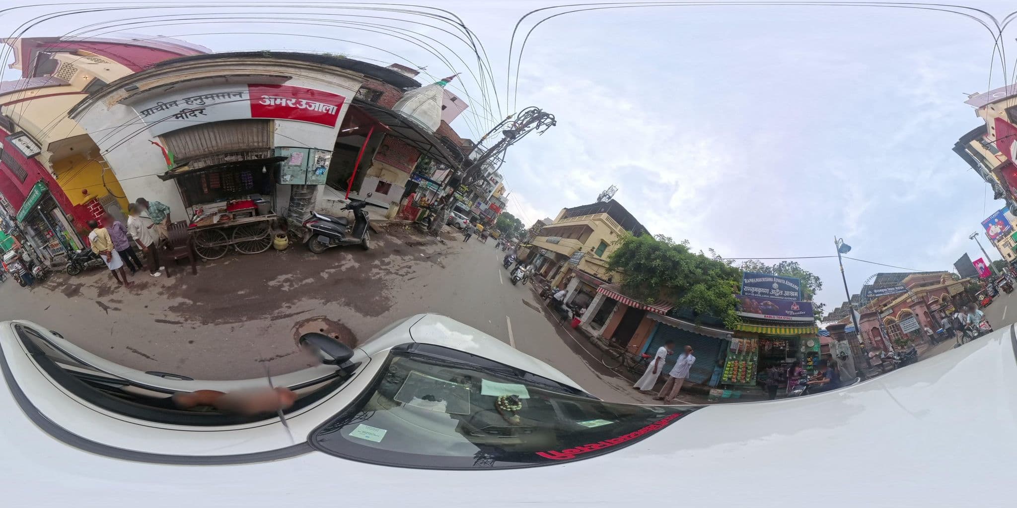 Street view near Old Yogi Lodge, Varanasi — © skysign (CC BY-SA · Mapillary)