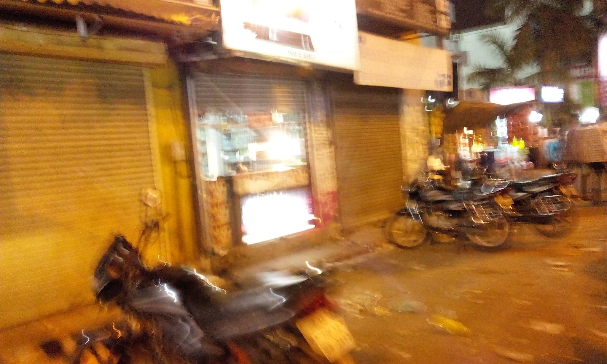 Street view near Hotel Vishwanath, Lucknow — © pran (CC BY-SA · Mapillary)