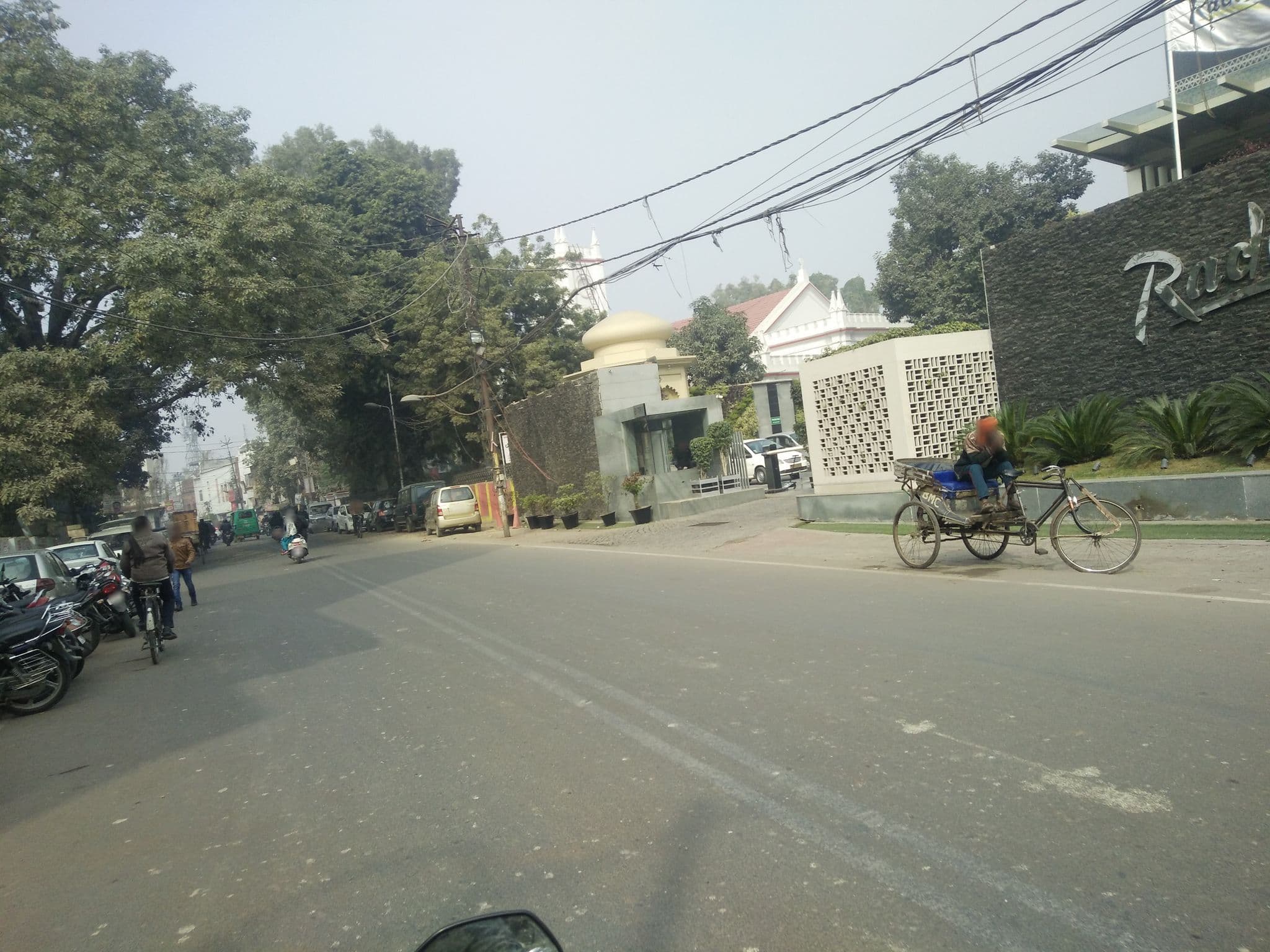 Street view near Radisson Lucknow City Centre, Lucknow — © beraghav0007 (CC BY-SA · Mapillary)