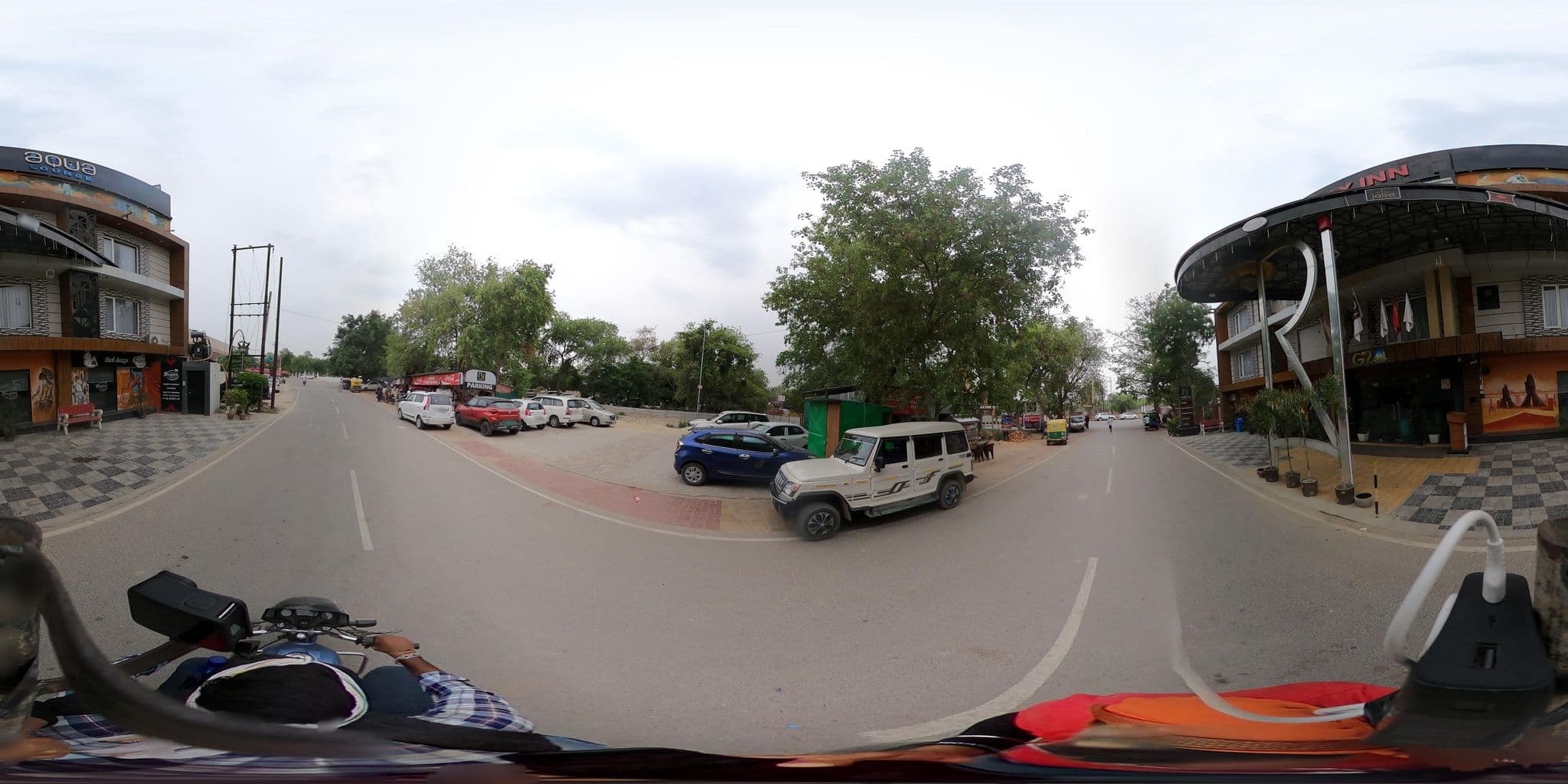 Street view near Runway Inn Hotel, Barāgaon — © balu_geo (CC BY-SA · Mapillary)