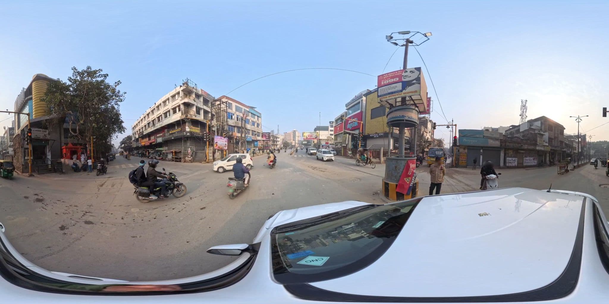 Street view near Castillo, Varanasi — © skysign (CC BY-SA · Mapillary)