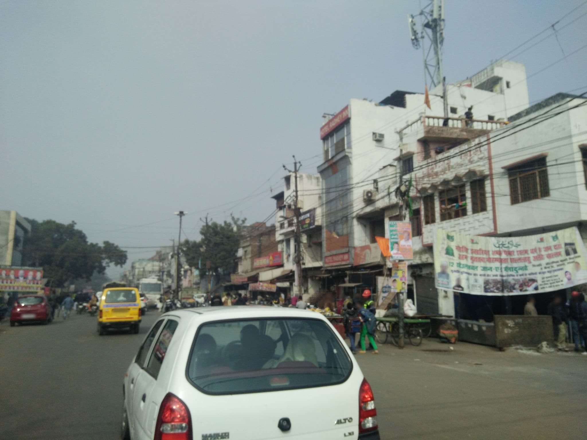 Street view near Hotel Radhey Inn, Lucknow — © beraghav0007 (CC BY-SA · Mapillary)