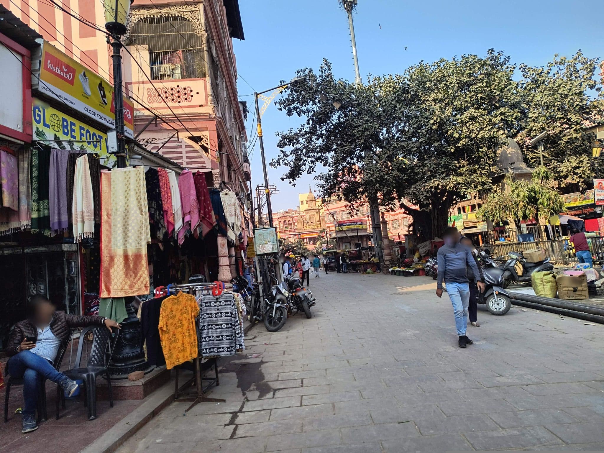 Street view near Prakash Guest House, Varanasi — © Vishwapriya (CC BY-SA · Mapillary)