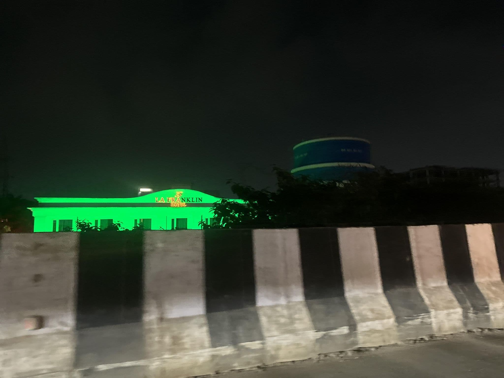 Street view near Golden Palace Hotel, Bhubaneswar — © asmiganar (CC BY-SA · Mapillary)
