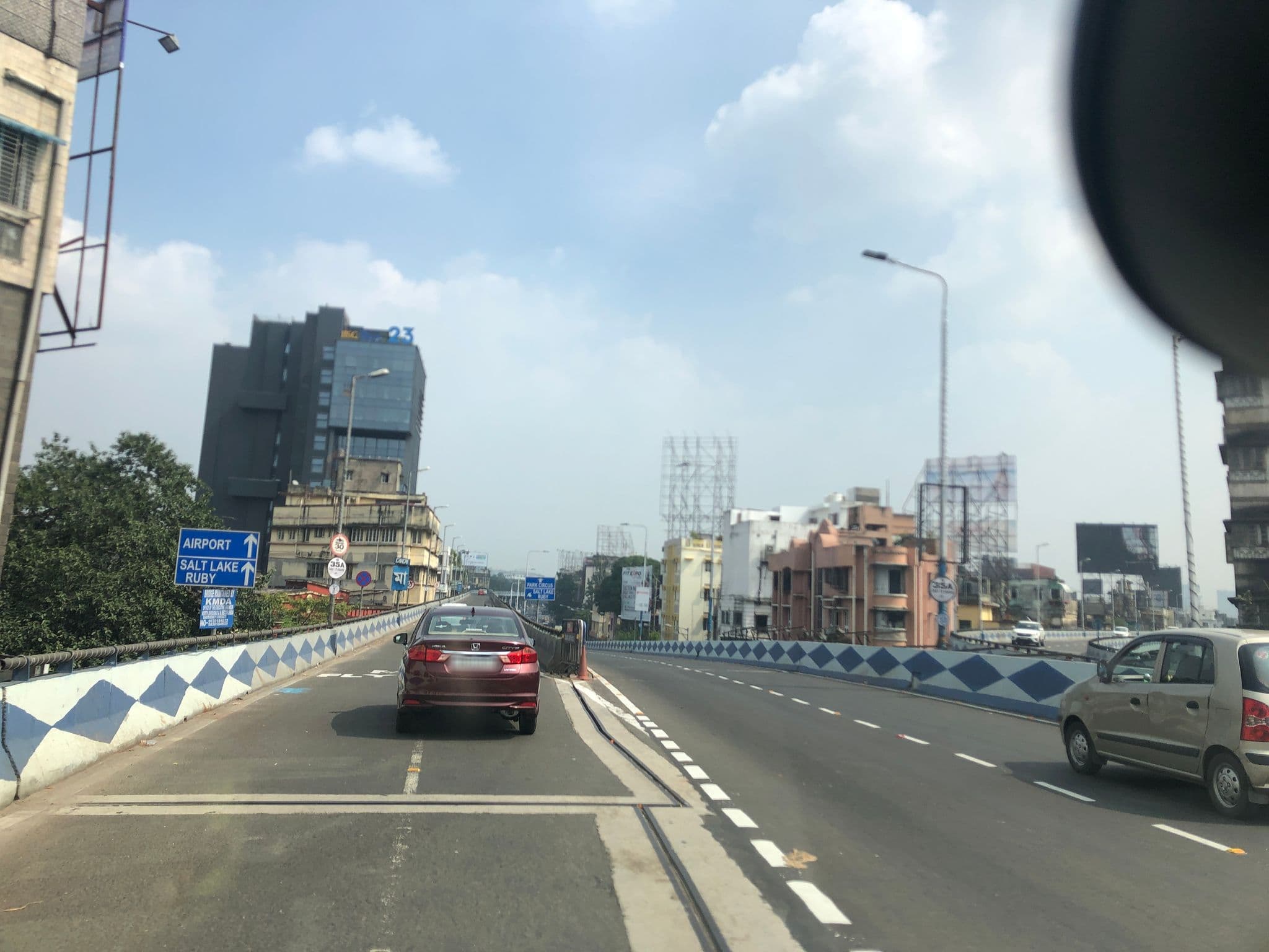 Street view near Royal Calcutta Guest House, Kolkata — © teresapeteti (CC BY-SA · Mapillary)