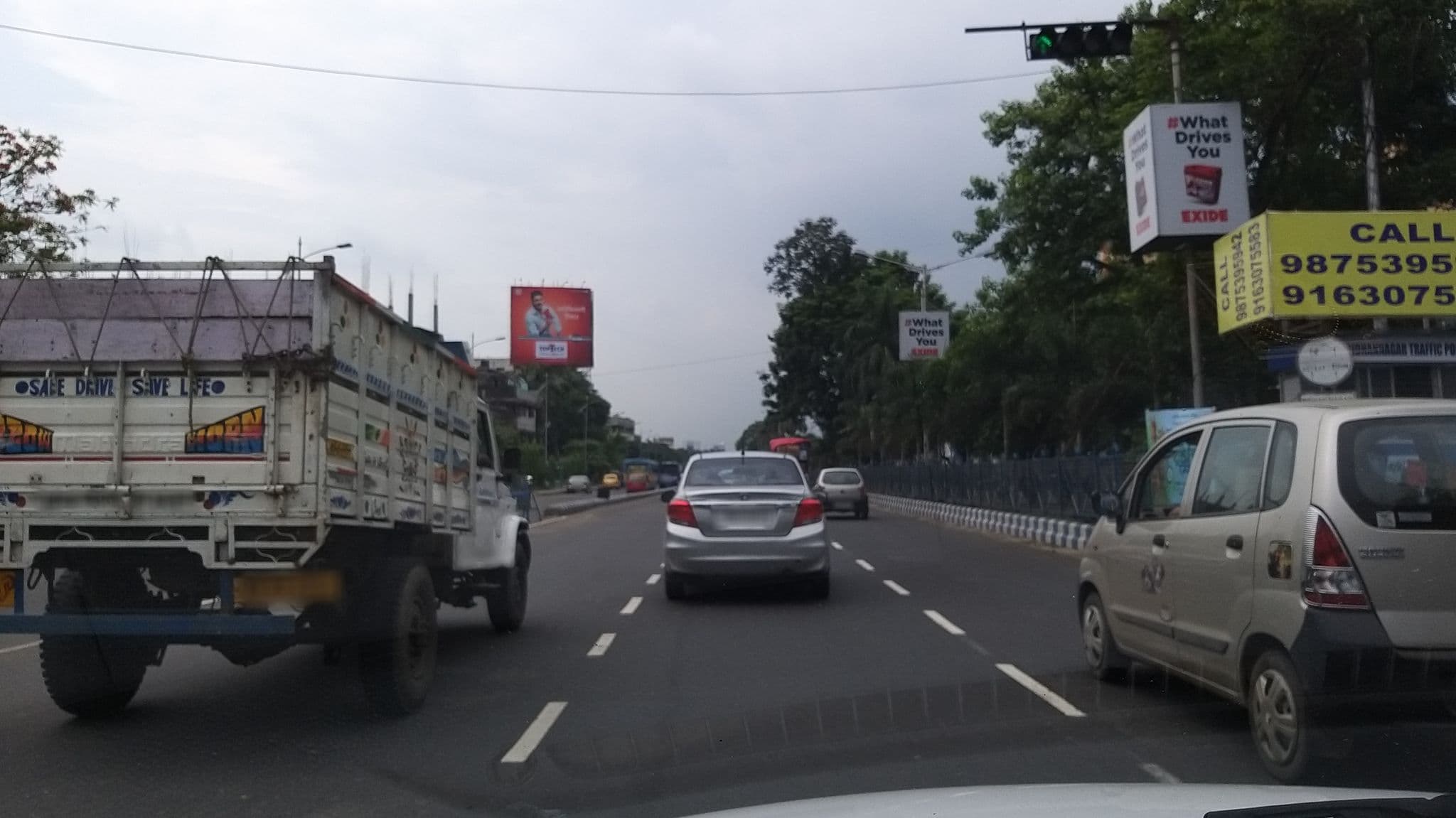 Street view near Kings Crown Hotel & Resorts, Dam Dam — © tasauf1980 (CC BY-SA · Mapillary)