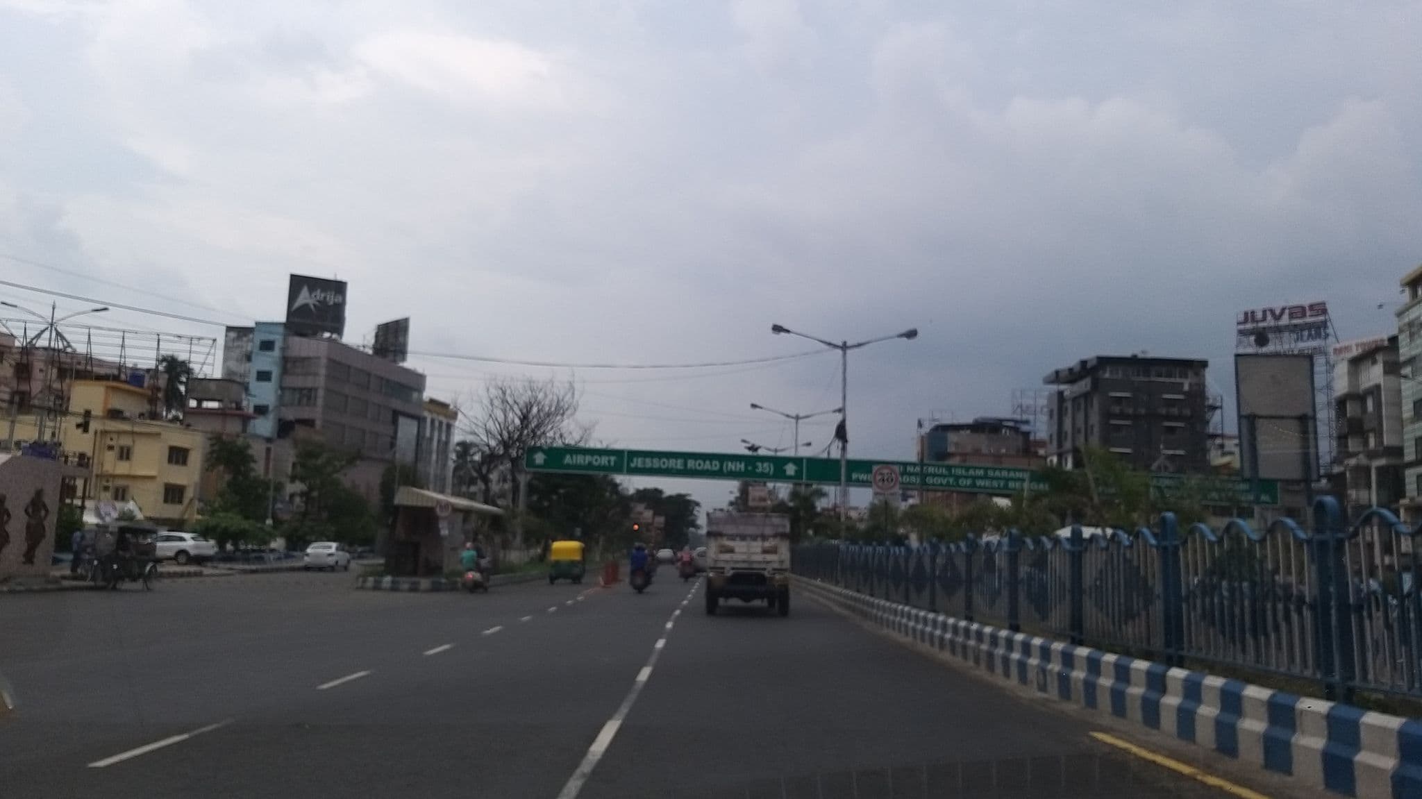 Street view near Golden Inn, Dam Dam — © tasauf1980 (CC BY-SA · Mapillary)