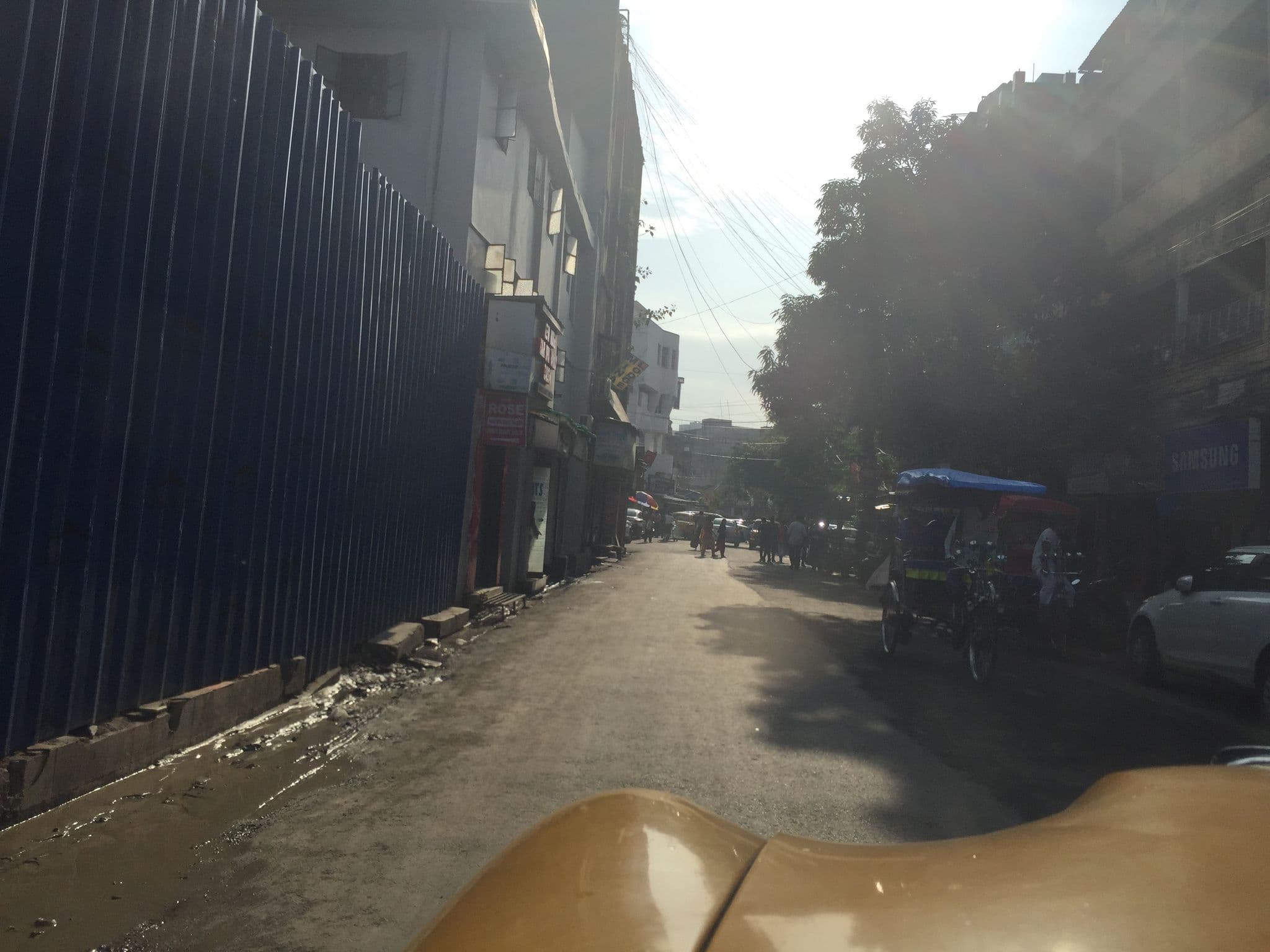 Street view near Hotel - 21, Kolkata — © infolimon (CC BY-SA · Mapillary)