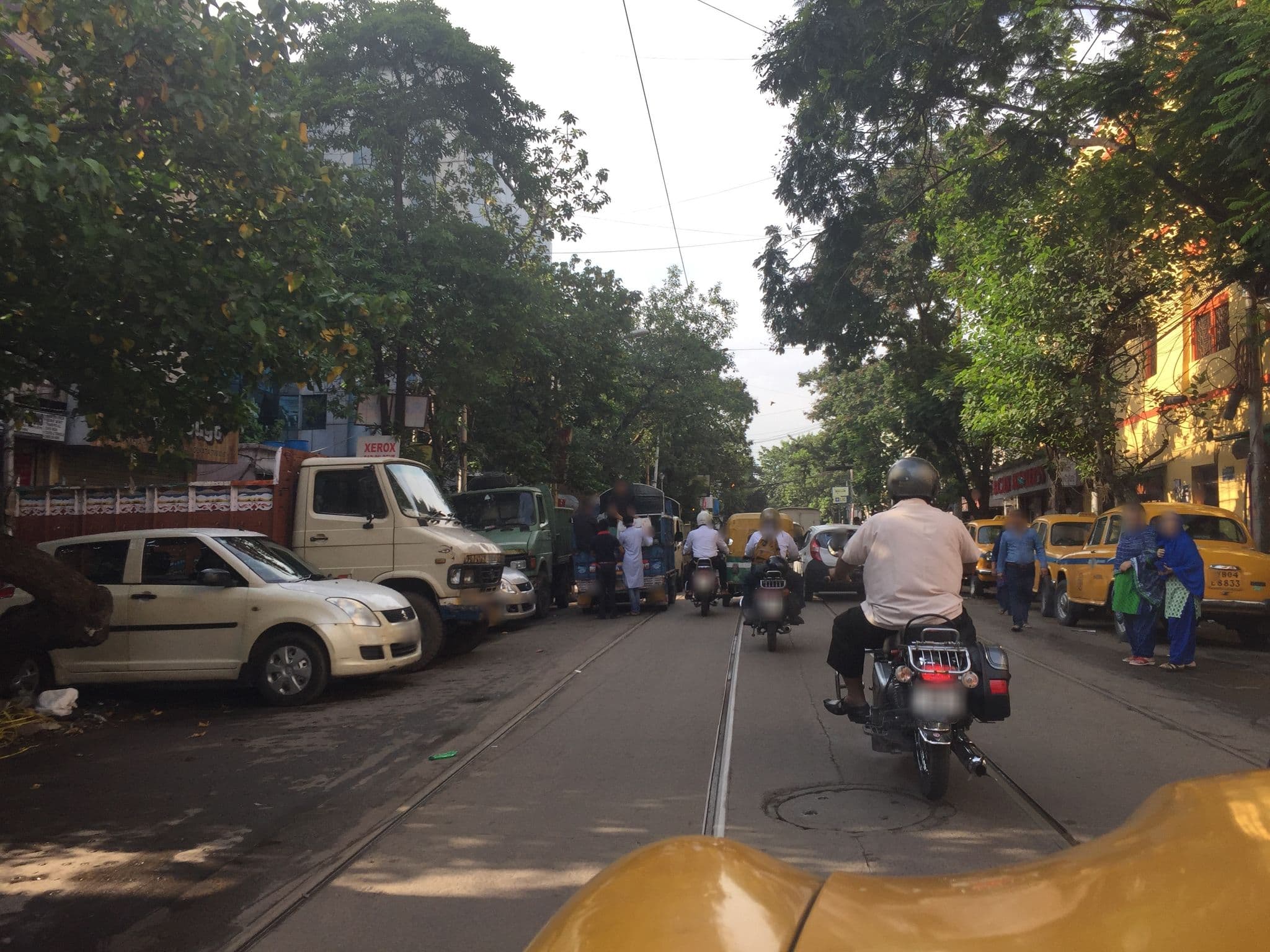 Street view near Hotel Wellesley, Kolkata — © infolimon (CC BY-SA · Mapillary)