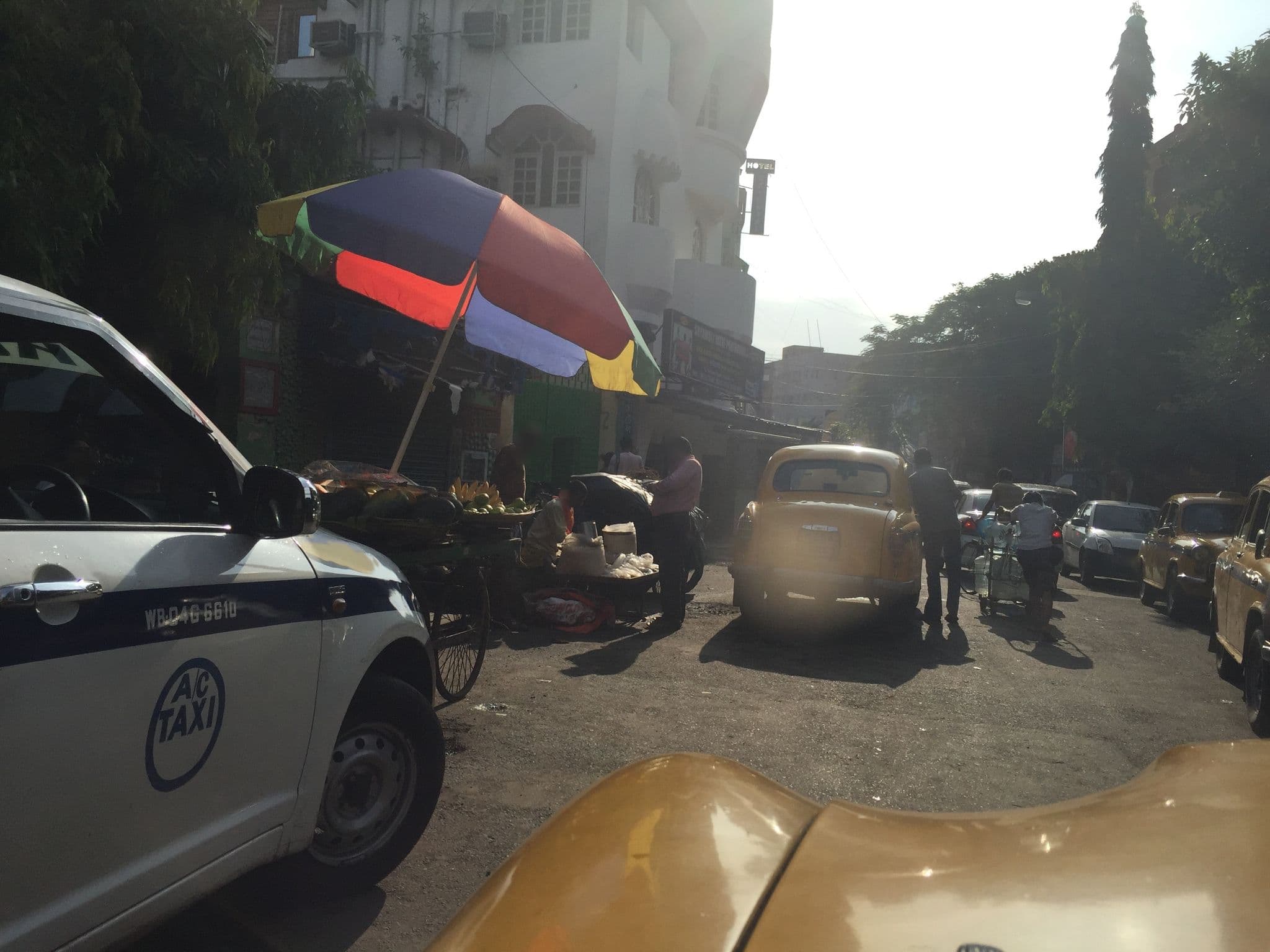 Street view near Hotel Gulistan, Kolkata — © infolimon (CC BY-SA · Mapillary)