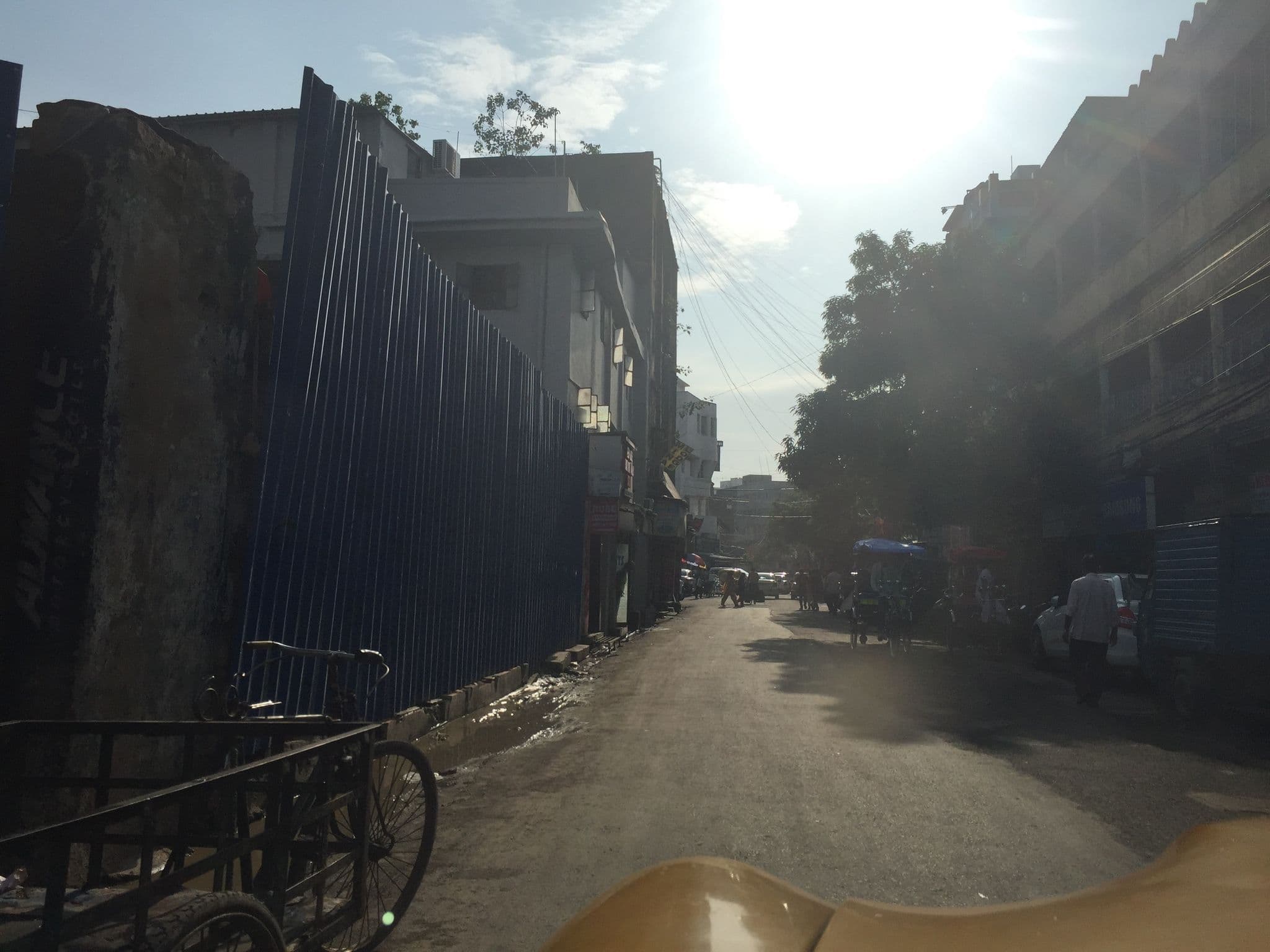 Street view near Hotel Paradise, Kolkata — © infolimon (CC BY-SA · Mapillary)