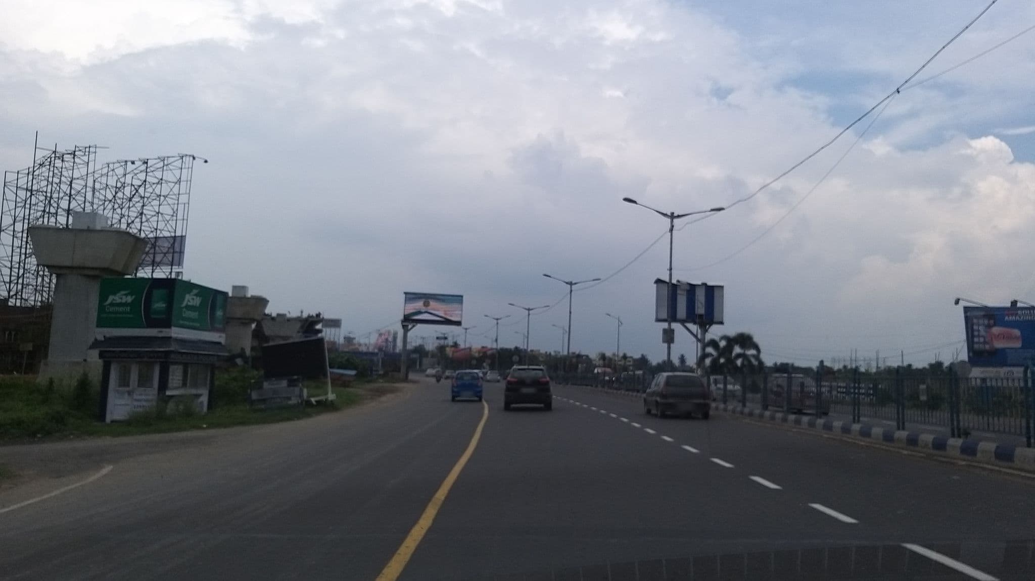 Street view near Rising Guest House, Kolkata — © tasauf1980 (CC BY-SA · Mapillary)
