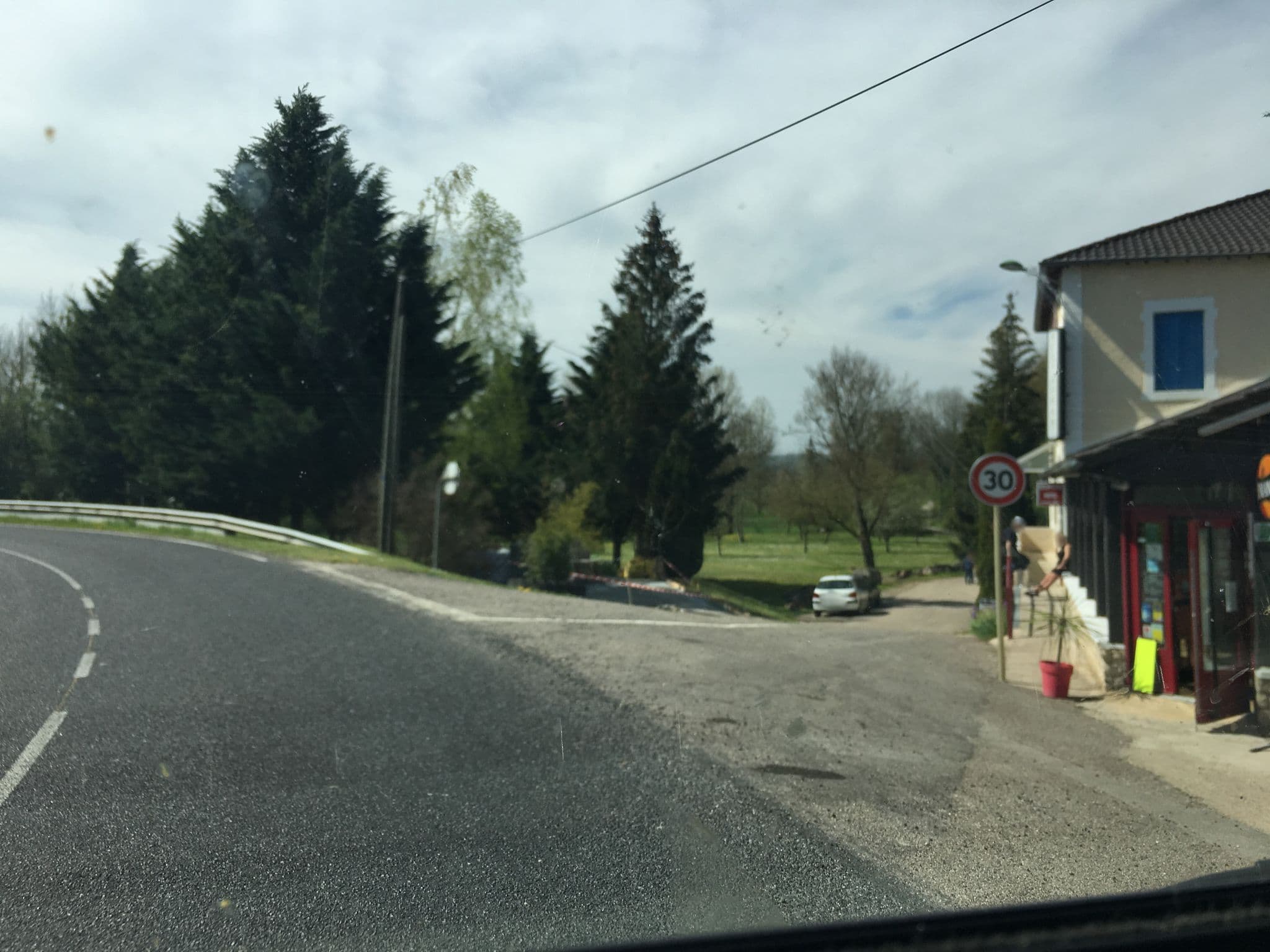 Street view near La Table des Bons Pères, Saint-Mihiel — © raymond (CC BY-SA · Mapillary)