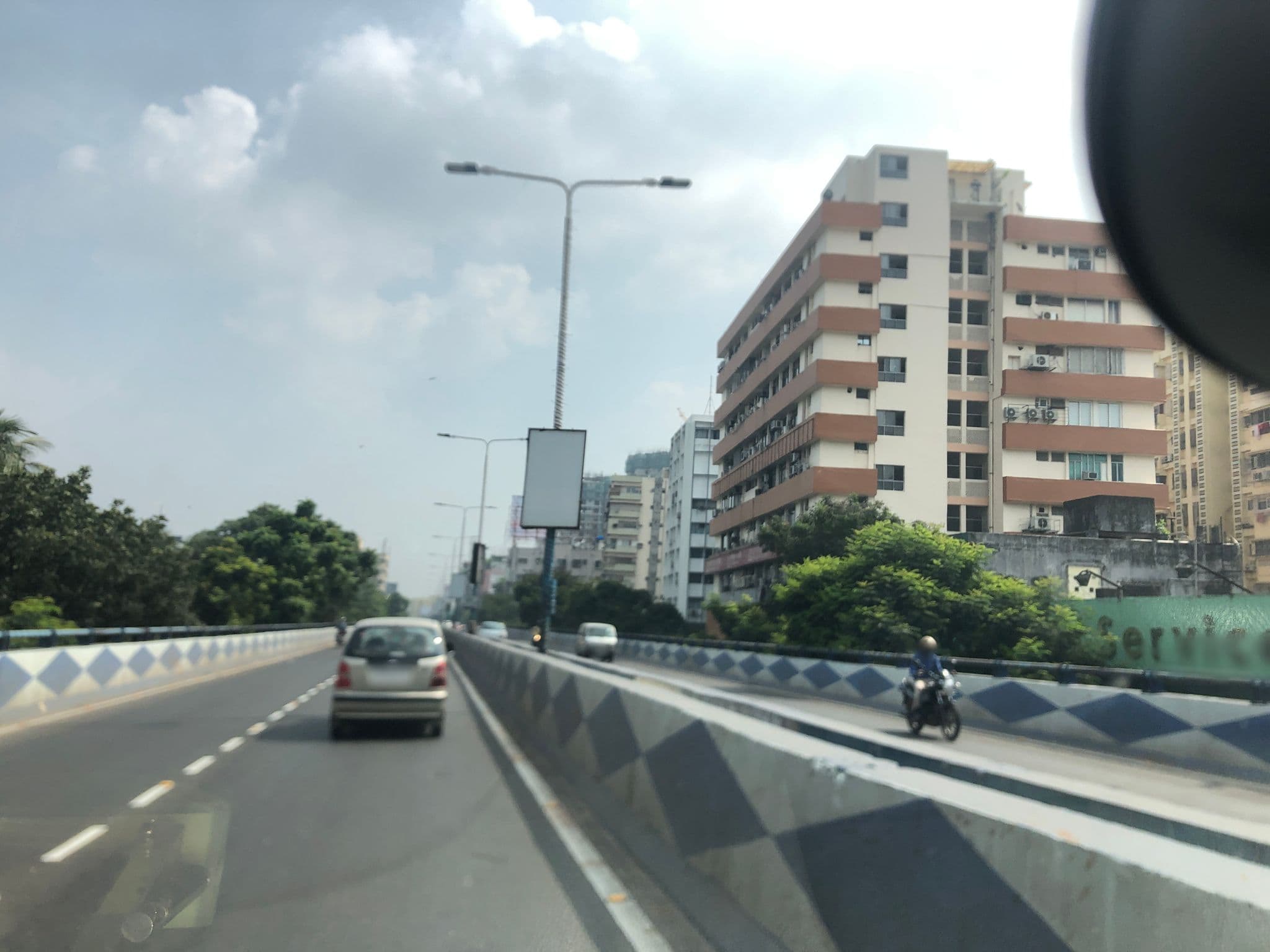 Street view near HHI, Kolkata — © teresapeteti (CC BY-SA · Mapillary)