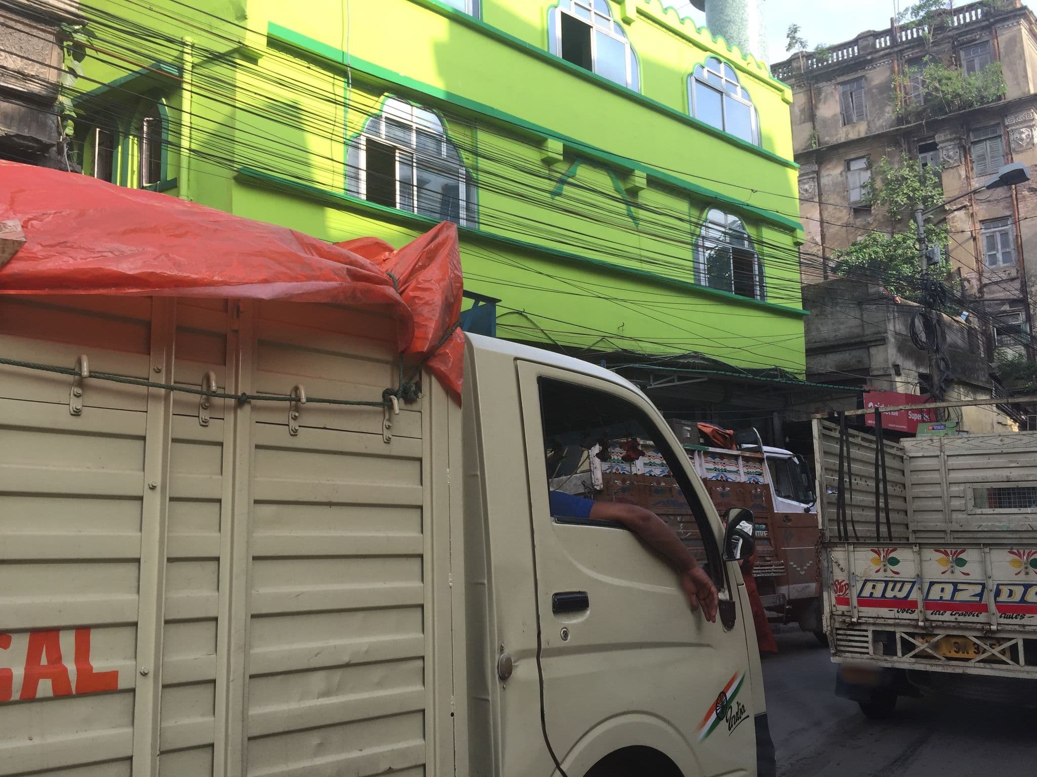 Street view near Hotel Afraa, Kolkata — © infolimon (CC BY-SA · Mapillary)
