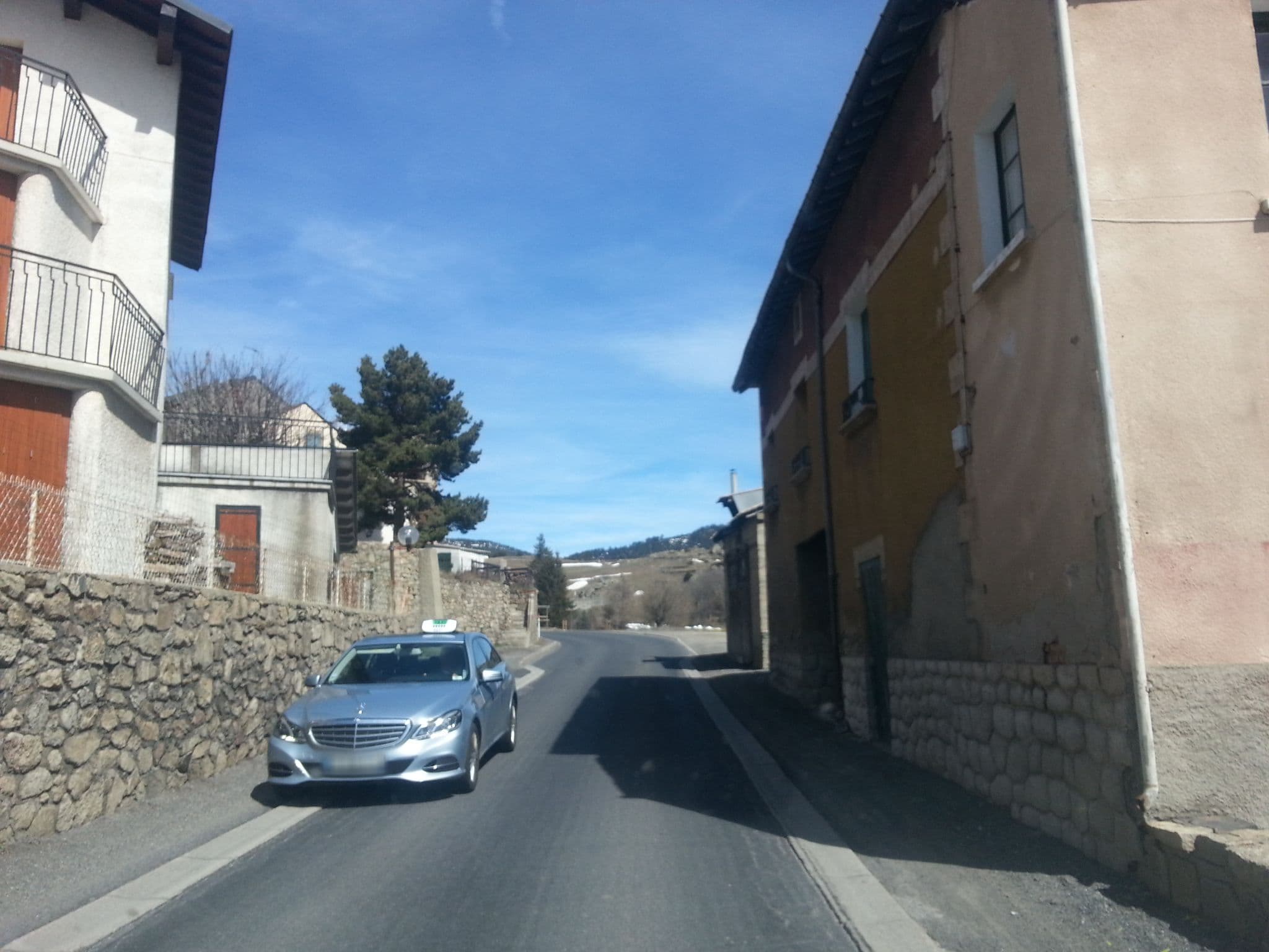 Street view near Hôtel Corrieu, Font-Romeu-Odeillo-Via — © paulinus (CC BY-SA · Mapillary)