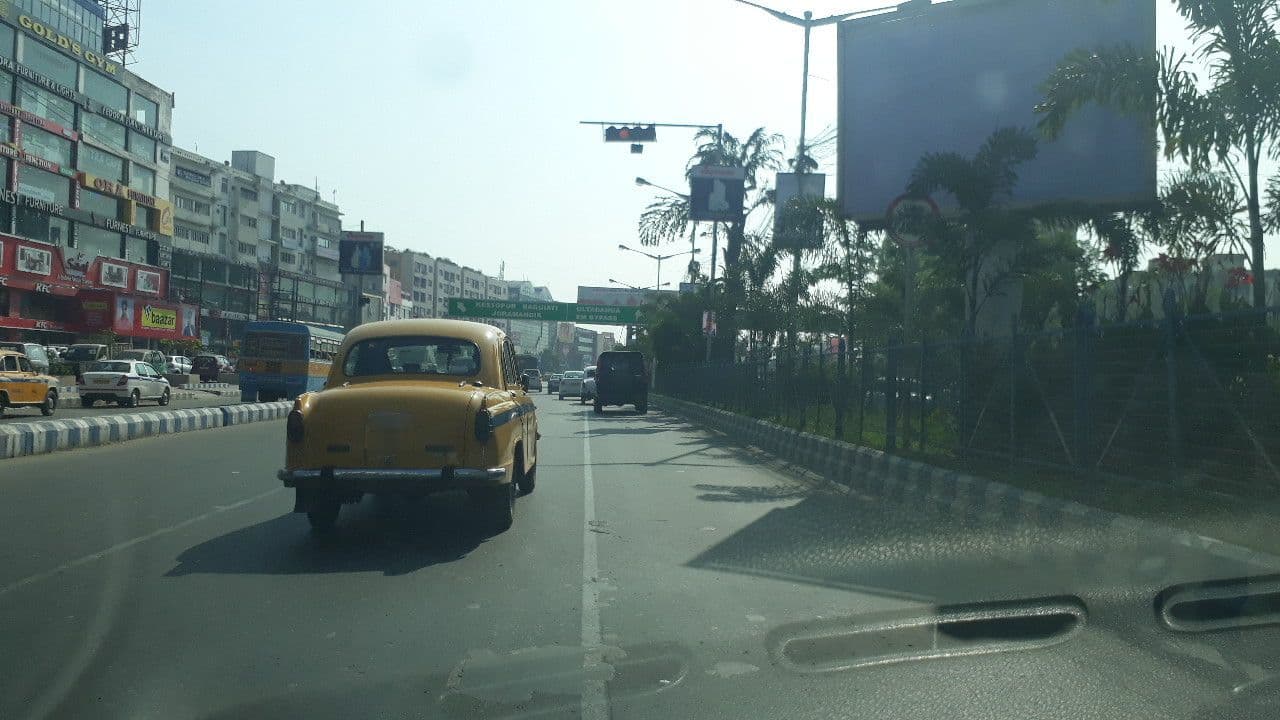 Street view near OYO 3811 Geetanjali Regency, Dam Dam — © maiti21 (CC BY-SA · Mapillary)