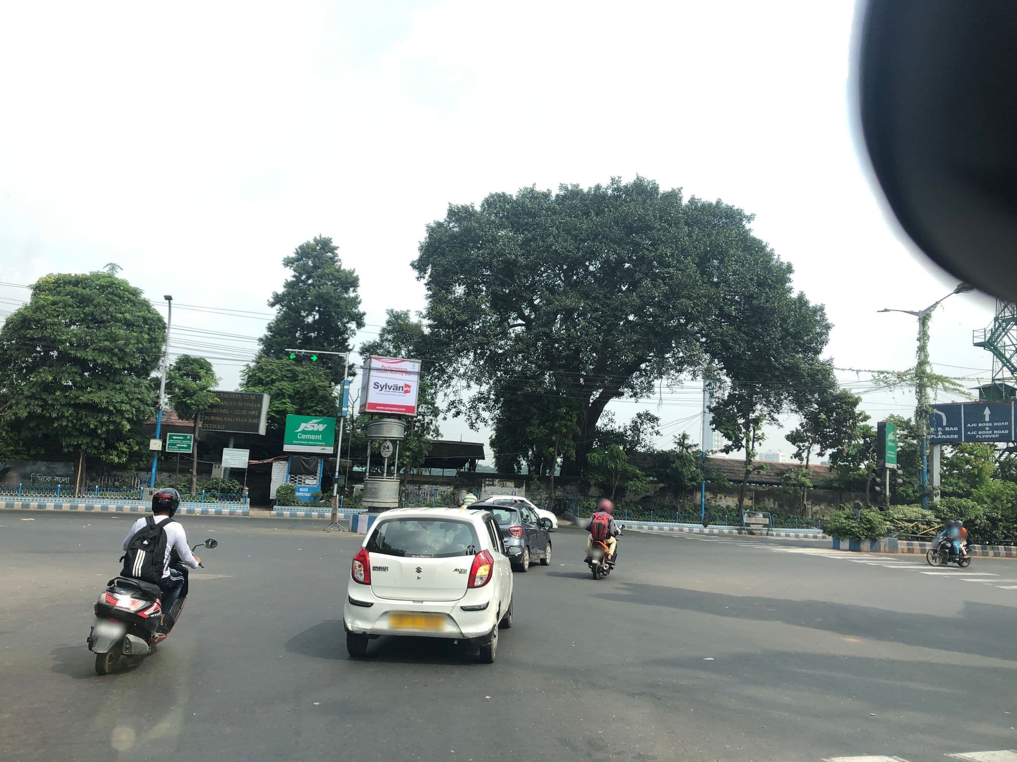 Street view near Palm Village Country Club Ltd., Bara Bazar — © teresapeteti (CC BY-SA · Mapillary)