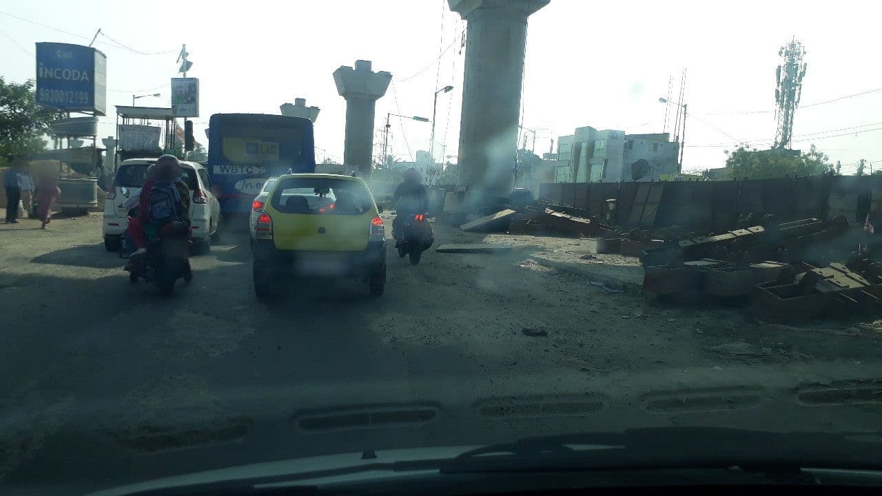 Street view near Hotel Sheldon, Kolkata — © maiti21 (CC BY-SA · Mapillary)