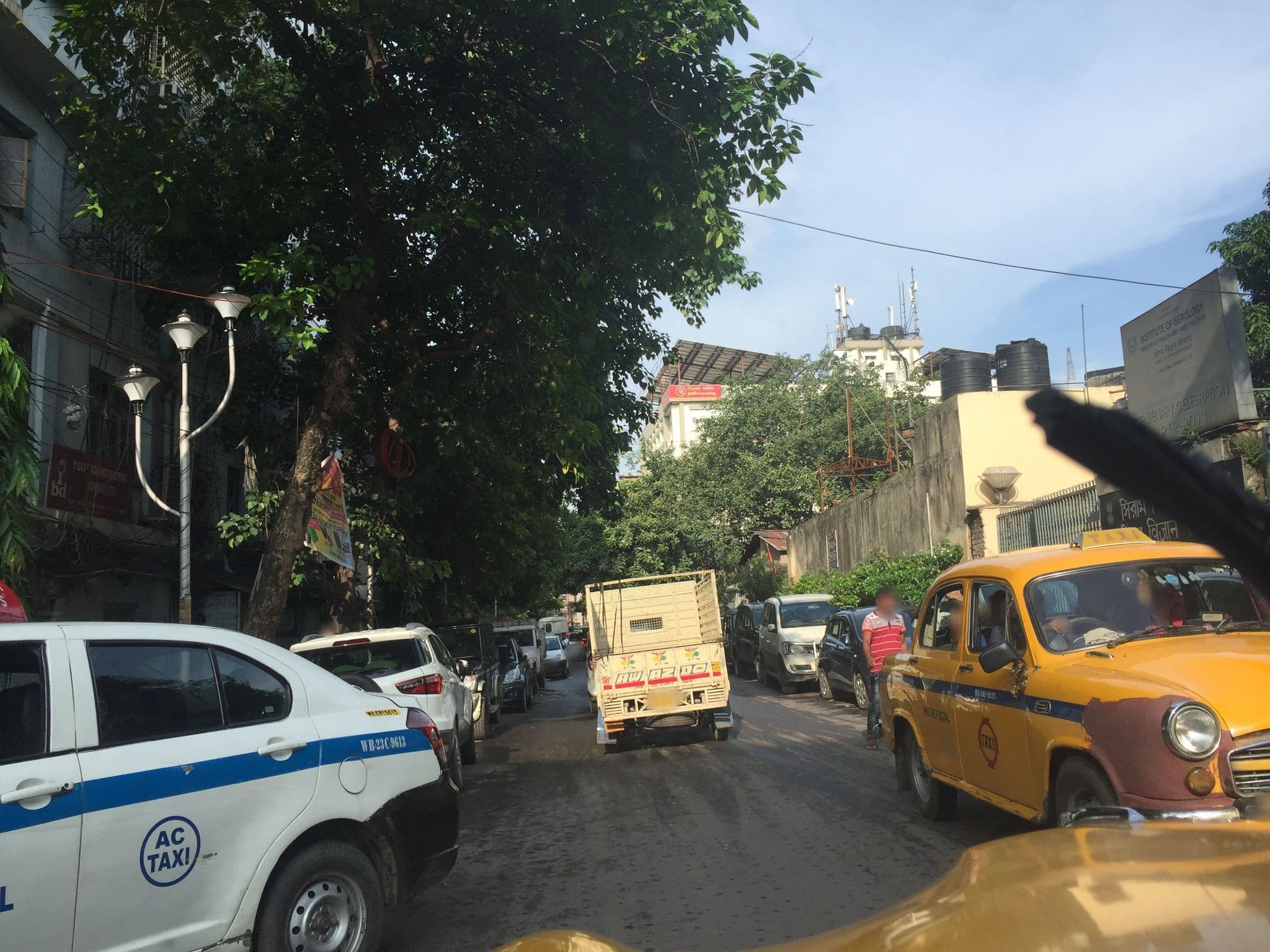 Street view near Dee Empresa, Bara Bazar — © infolimon (CC BY-SA · Mapillary)