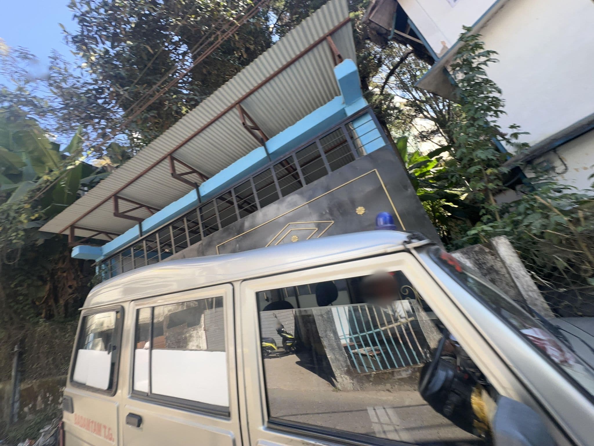 Street view near Hotel Shambaza, Dārjiling — © milan_28 (CC BY-SA · Mapillary)