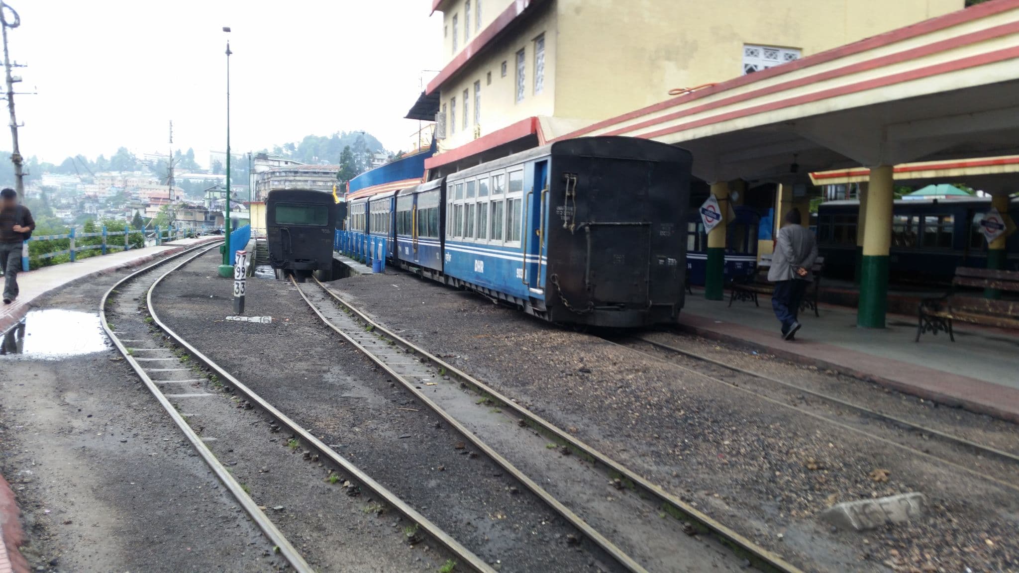 Street view near Hotel Everest Glory, Dārjiling — © sawanshariar (CC BY-SA · Mapillary)
