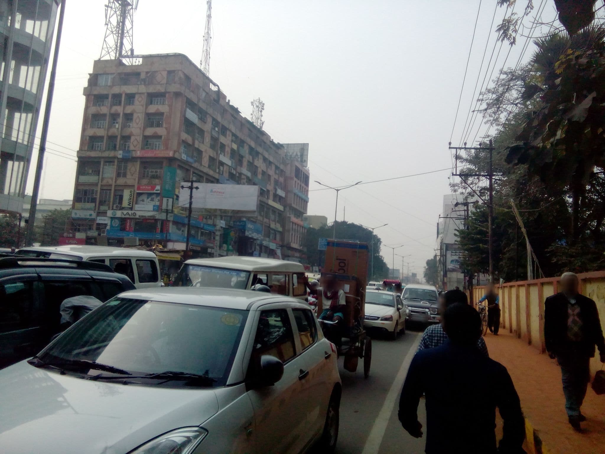 Street view near Hotel Utsav Deluxe, Patna — © prabhat (CC BY-SA · Mapillary)