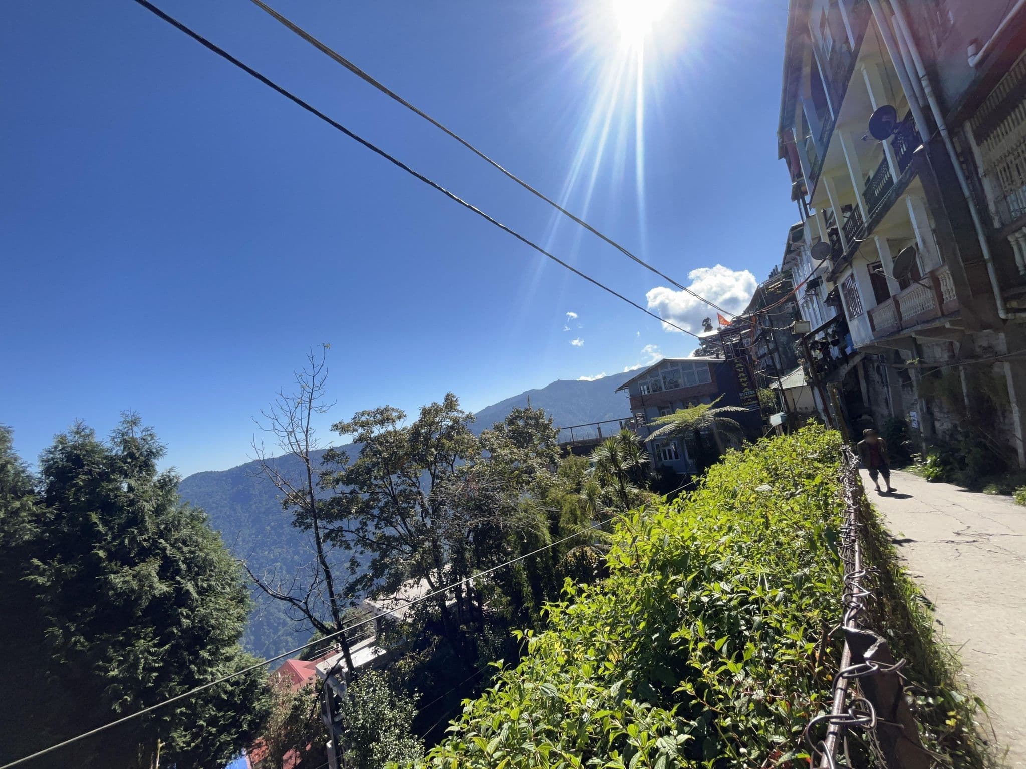Street view near classic guest house, Dārjiling — © alfy2004 (CC BY-SA · Mapillary)
