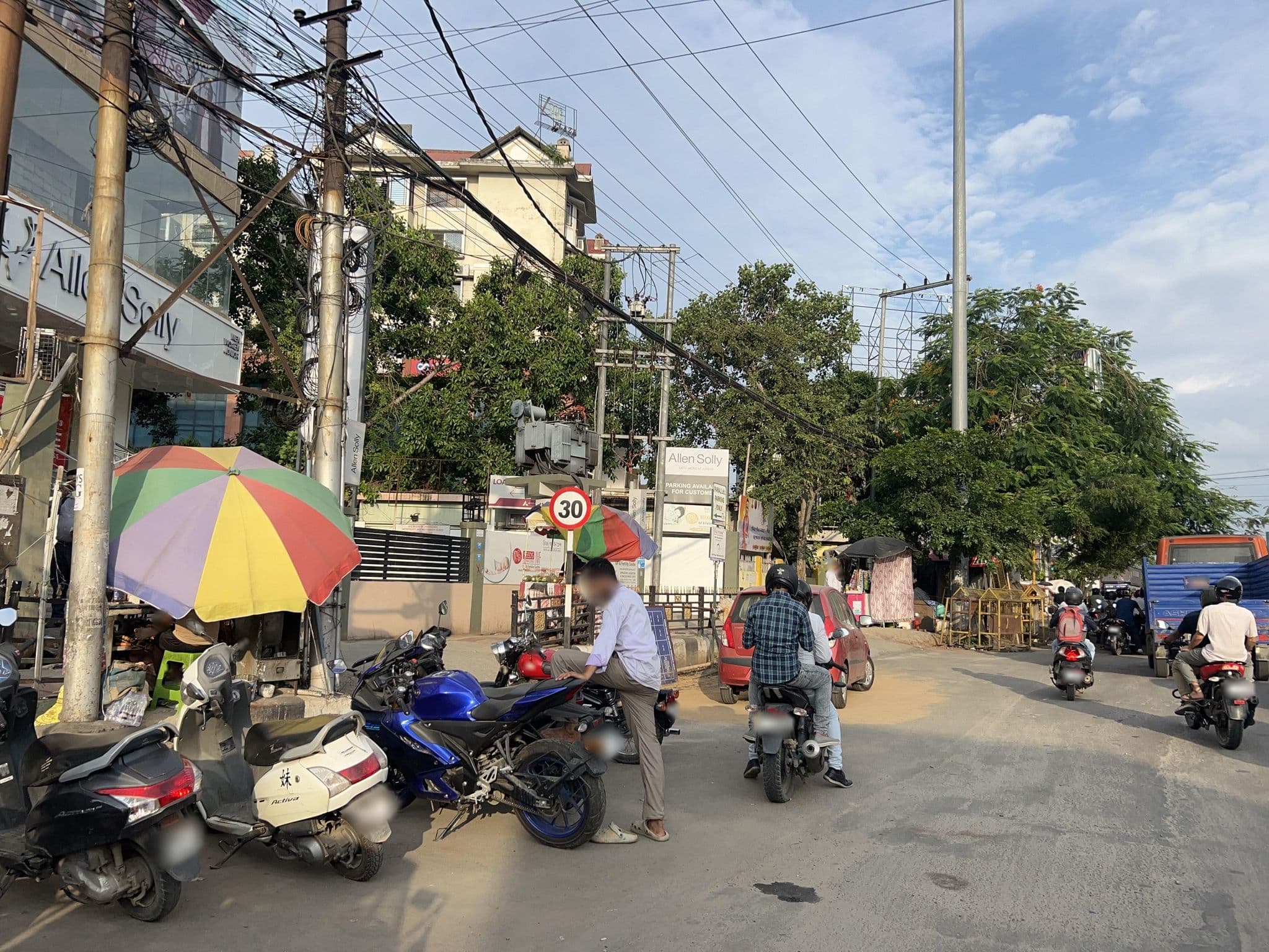 Street view near Ayursundra Guest House, Uzanbazar, Guwahati, Guwahati — © monami16 (CC BY-SA · Mapillary)