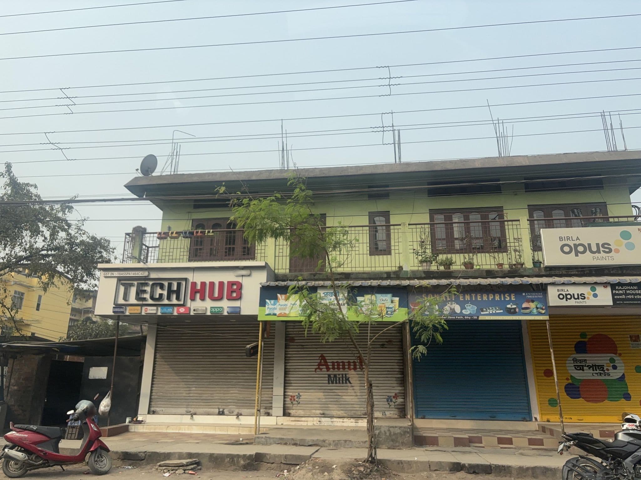 Street view near Hotel D Shaphire, Dispur — © Arshiya_gred03 (CC BY-SA · Mapillary)