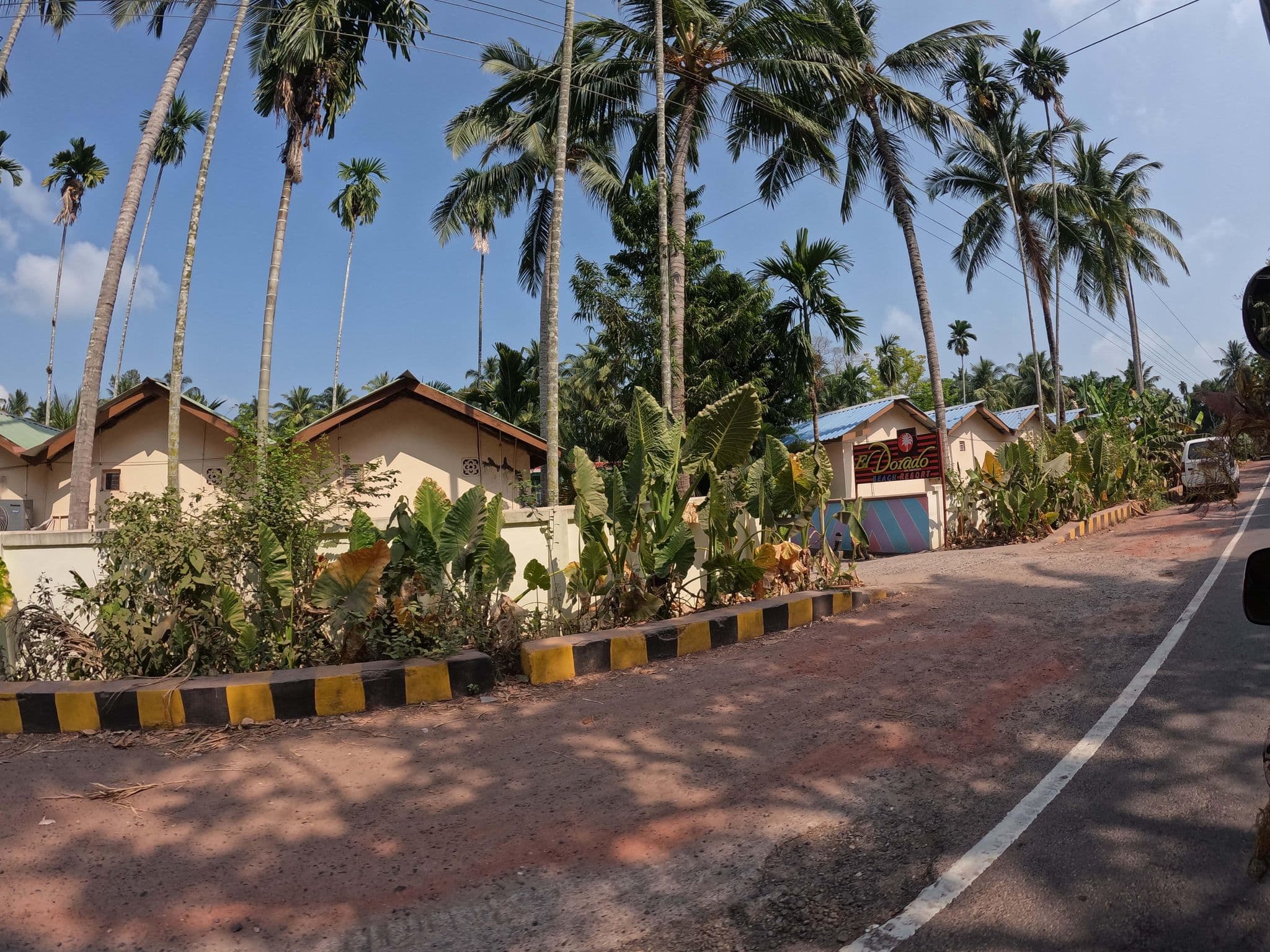 Street view near Munjoh Ocean Resort, Bamboo Flat — © lucomsky (CC BY-SA · Mapillary)