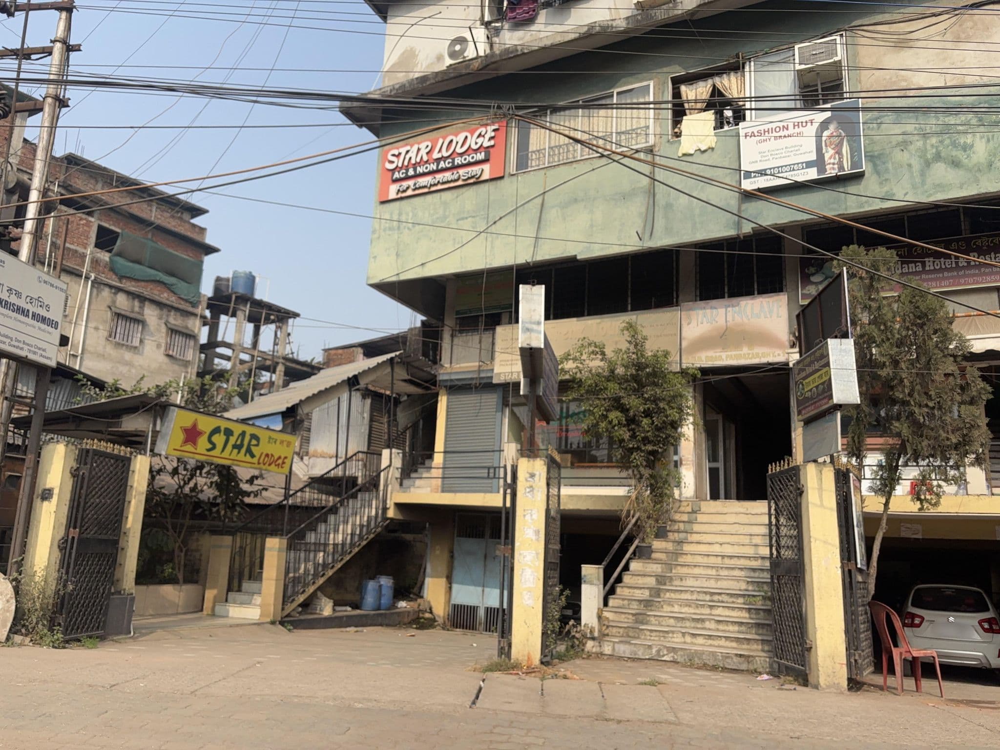 Street view near hotel monsoon palace, Guwahati — © Arshiya_gred03 (CC BY-SA · Mapillary)