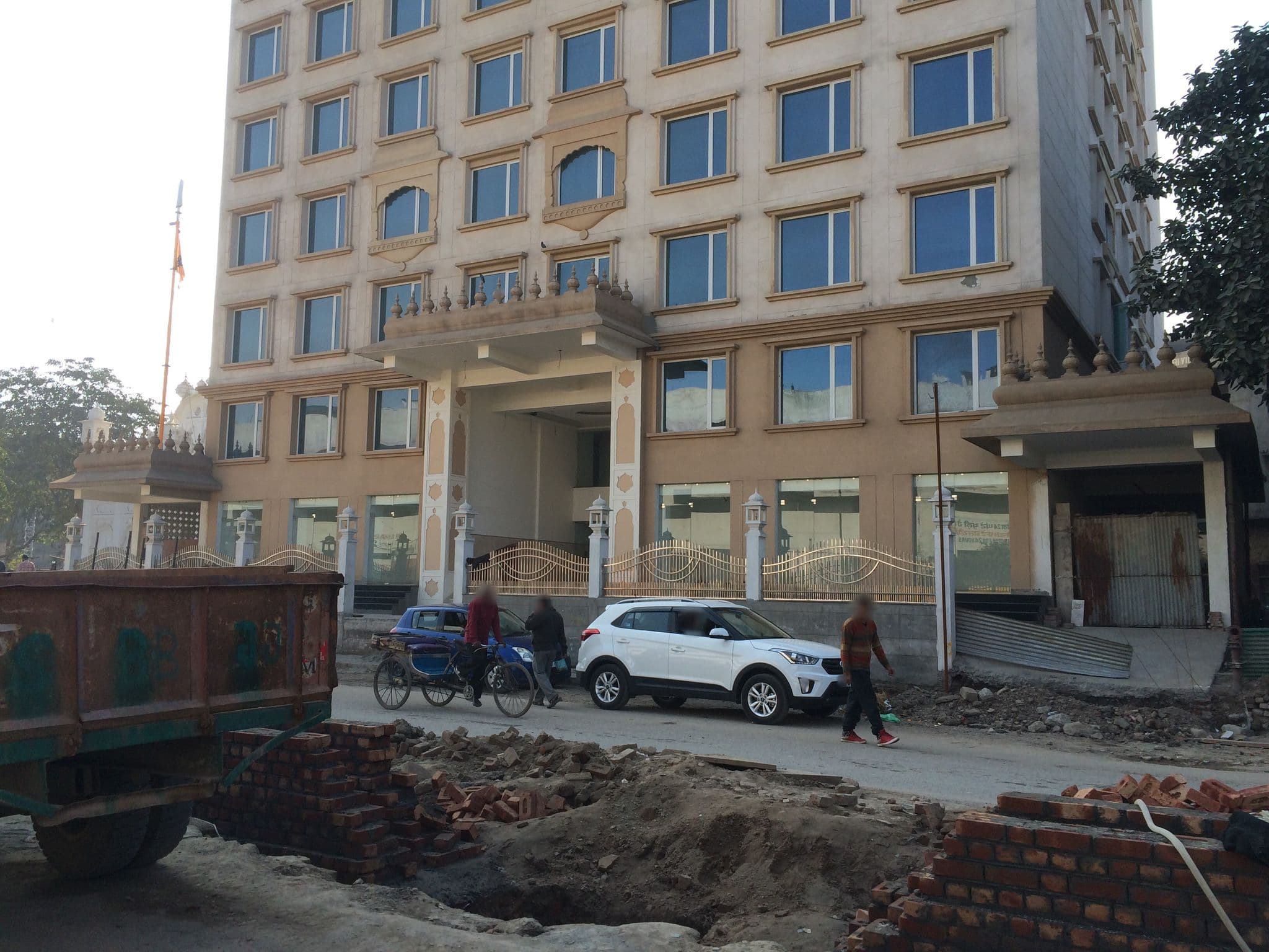 Street view near Saragari Sarai, Amritsar — © divya (CC BY-SA · Mapillary)