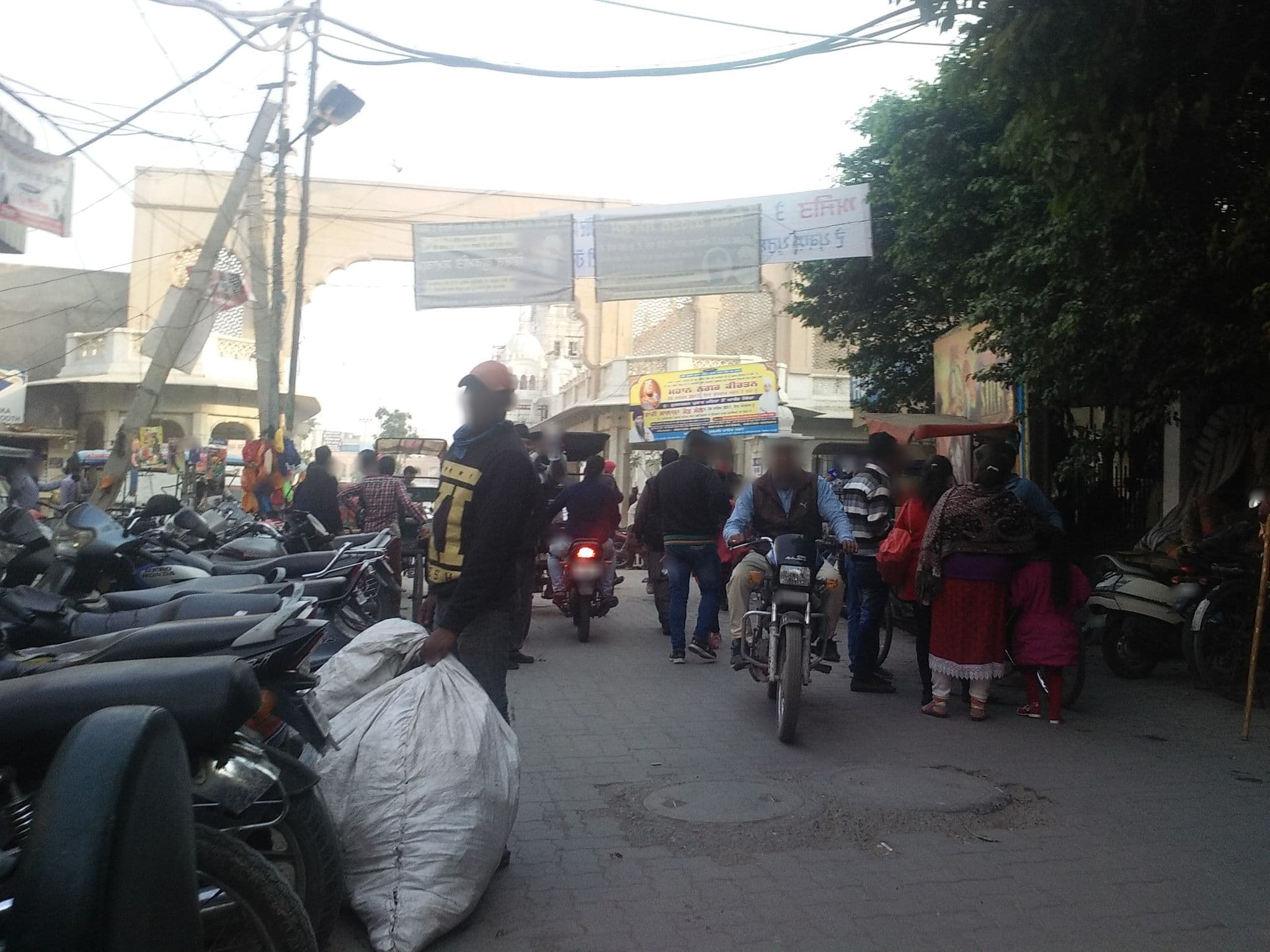 Street view near Le Golden, Amritsar — © nitikamehra (CC BY-SA · Mapillary)