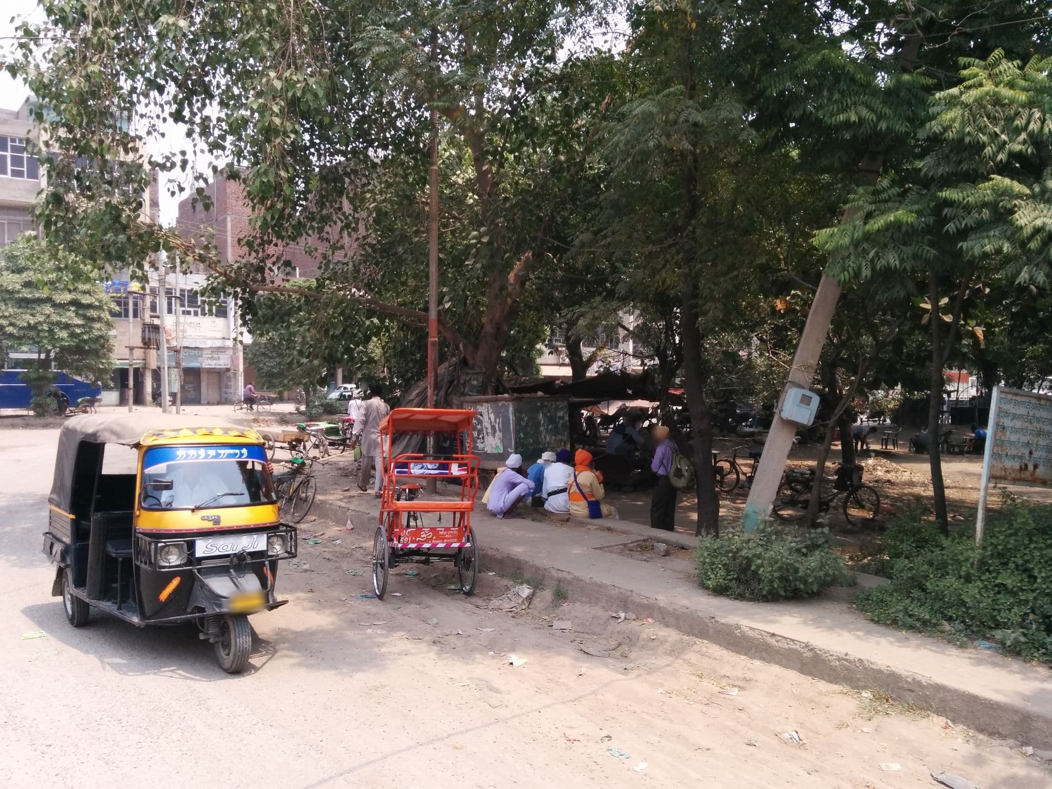 Street view near Banquet Hall Hotel City Castle, Amritsar — © sashazykov (CC BY-SA · Mapillary)