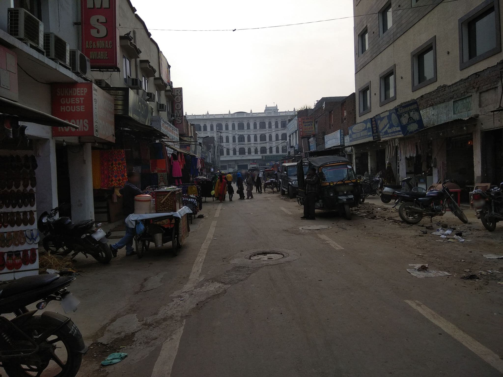 Street view near Hotel Saffron, Amritsar — © harsimransingh (CC BY-SA · Mapillary)