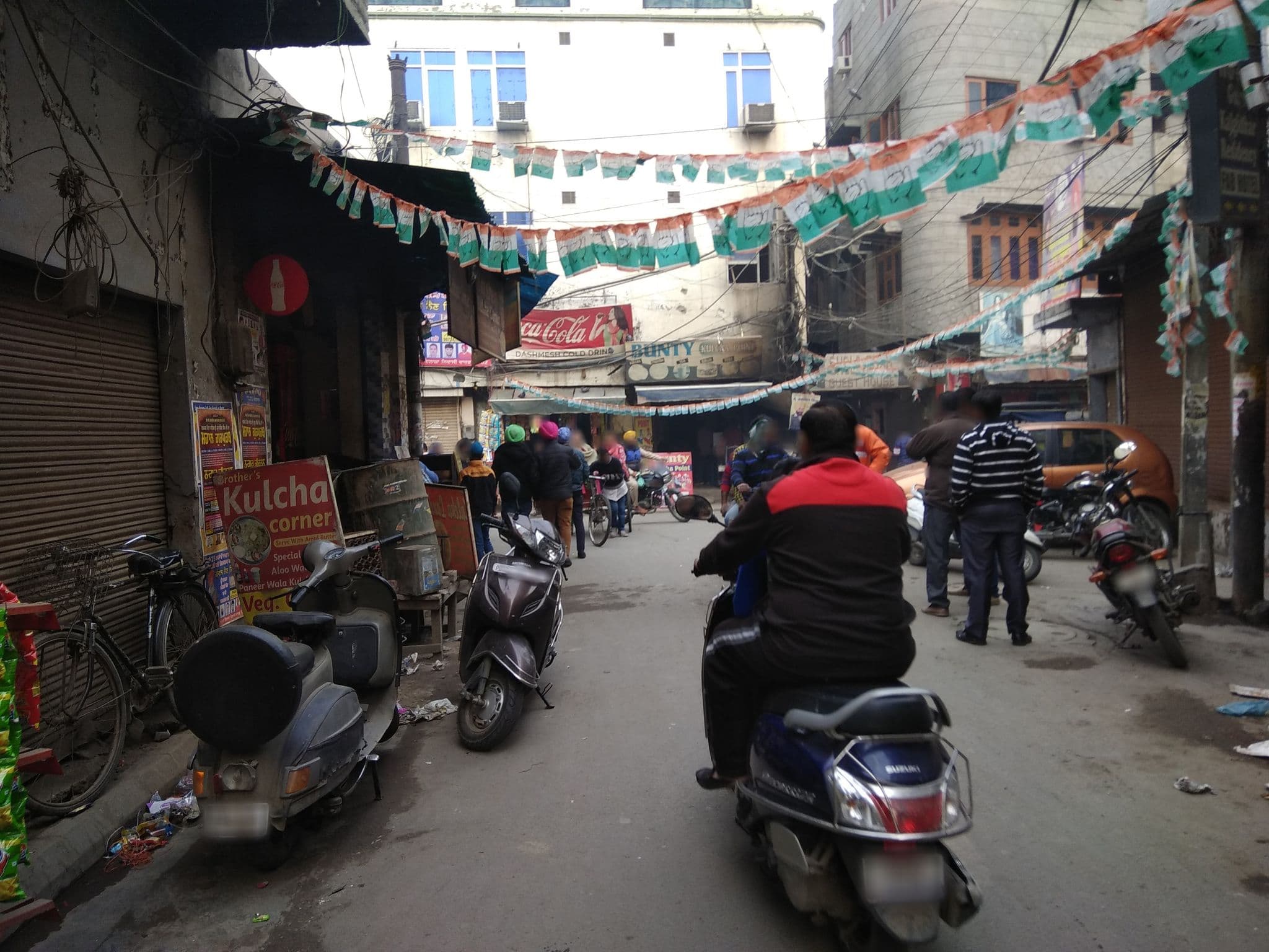 Street view near Hotel Holy City, Amritsar — © harsimransingh (CC BY-SA · Mapillary)