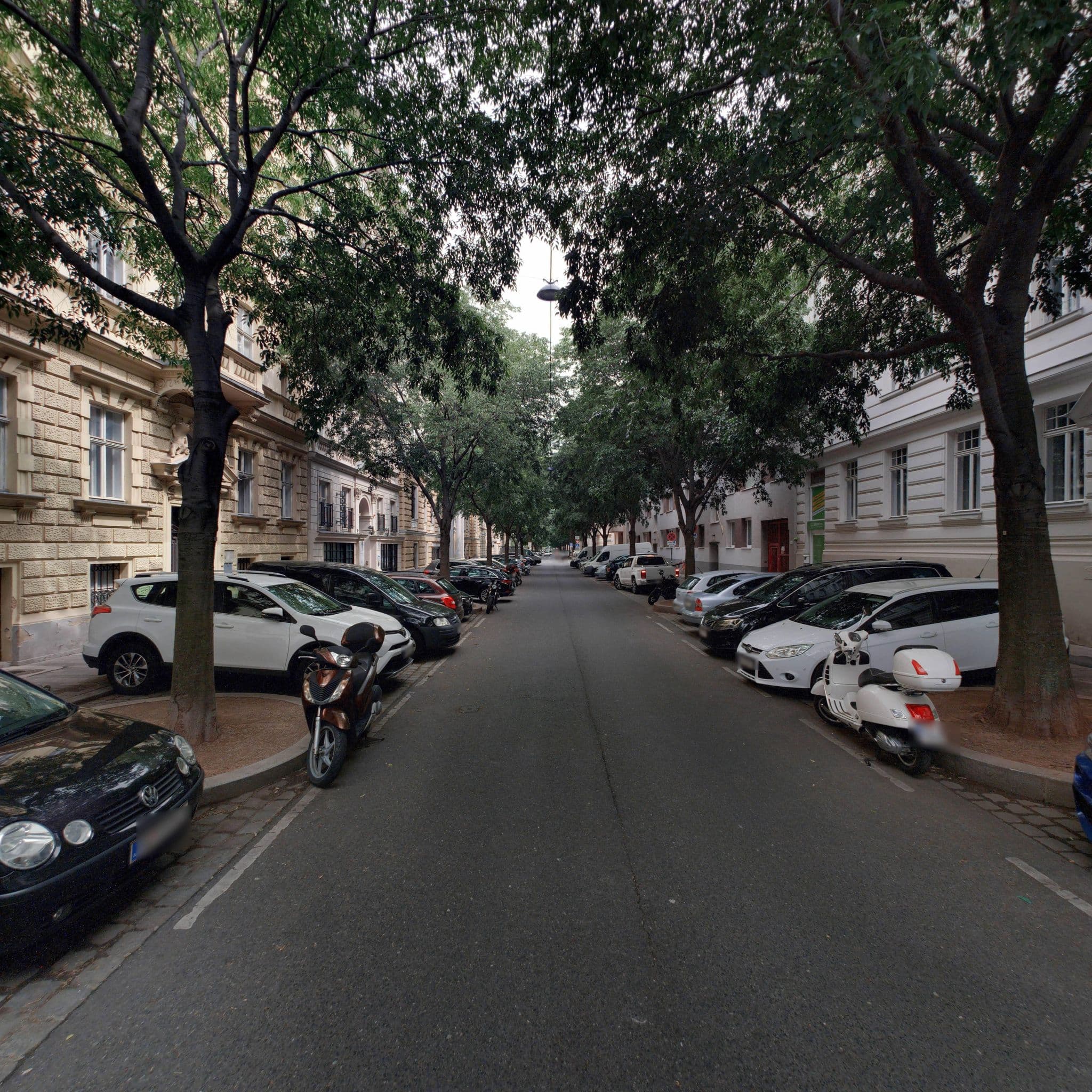 Street view near Boutique Hotel Spiess & Spiess, Landstraße — © eliasgander (CC BY-SA · Mapillary)
