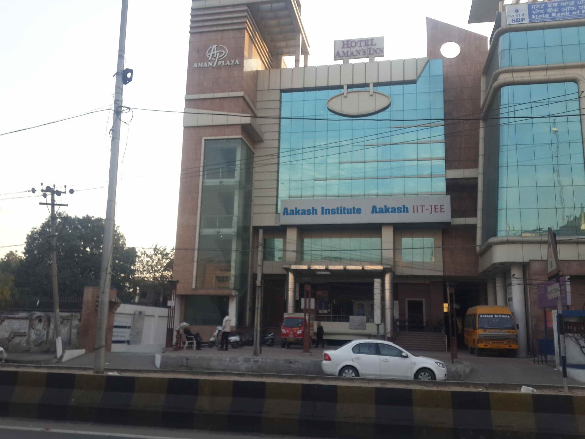 Street view near Hotel Aman's Inn, Jalandhar — © shubhamarora28 (CC BY-SA · Mapillary)