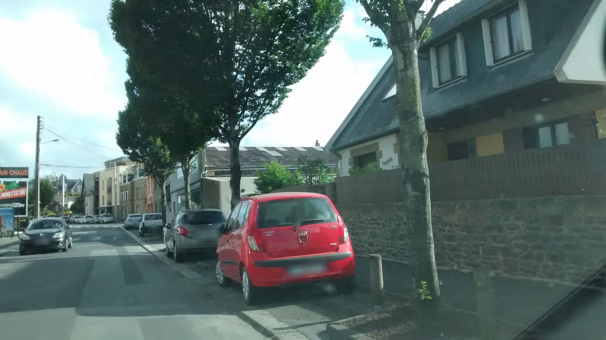 Street view near Hôtel Saint-Michel, Dinard — © mgageo (CC BY-SA · Mapillary)