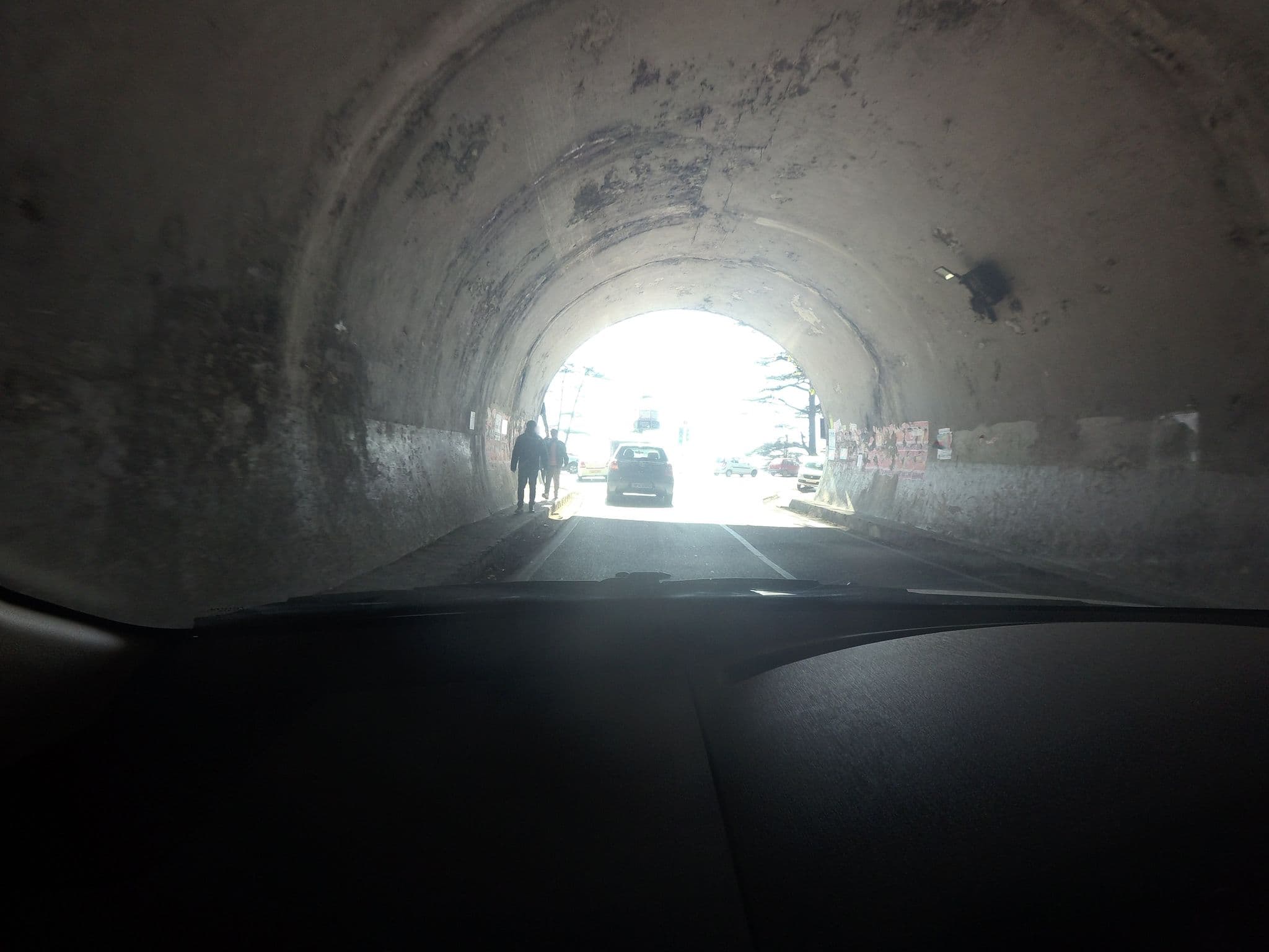 Street view near Hotel Deepwoods, Shimla — © natarajakaveeti (CC BY-SA · Mapillary)