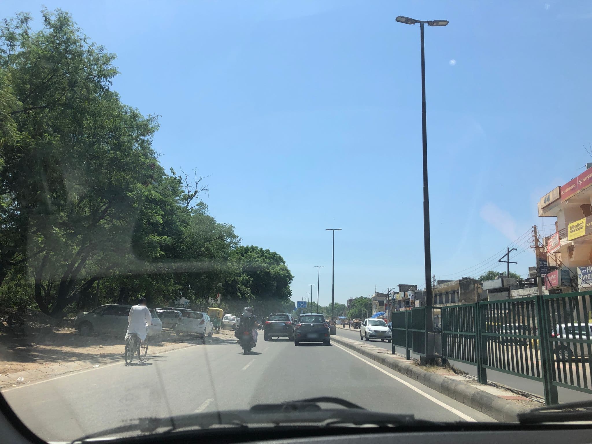 Street view near OYO Rooms Attawa Chowk Sector 42, Chandigarh — © teresapeteti (CC BY-SA · Mapillary)