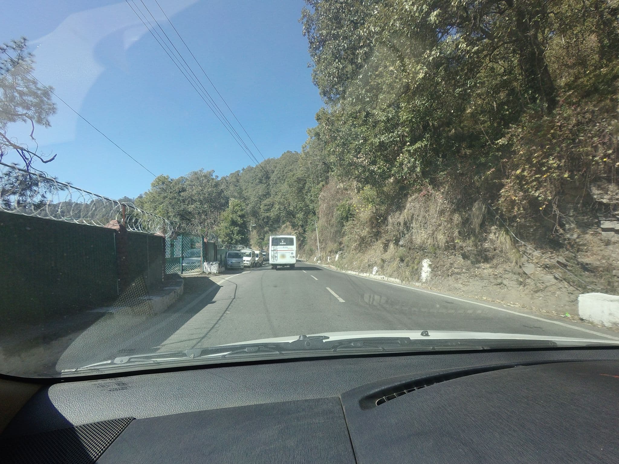 Street view near Sunnymeads Home Stay, Shimla — © natarajakaveeti (CC BY-SA · Mapillary)