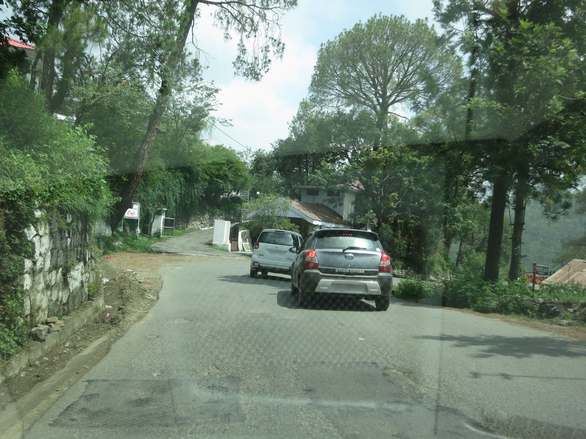 Street view near The Pinewood, Dagshai — © lto (CC BY-SA · Mapillary)