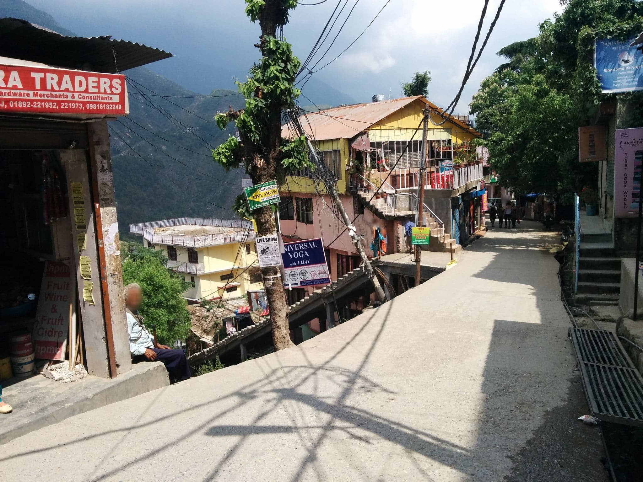 Street view near Ketan Lodge, Dharamsala — © sashazykov (CC BY-SA · Mapillary)