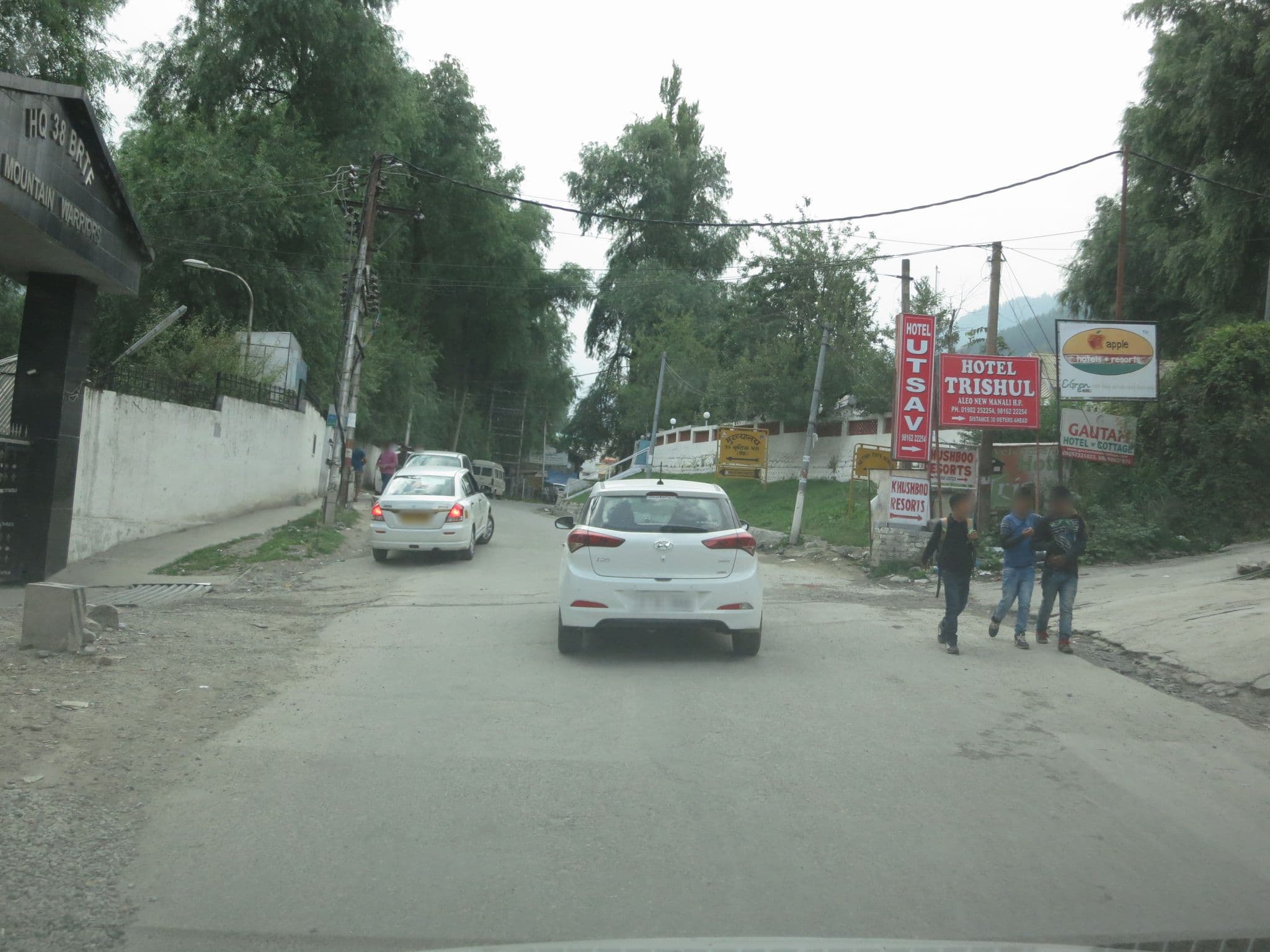 Street view near Apple Green Resort, Kulu — © lto (CC BY-SA · Mapillary)