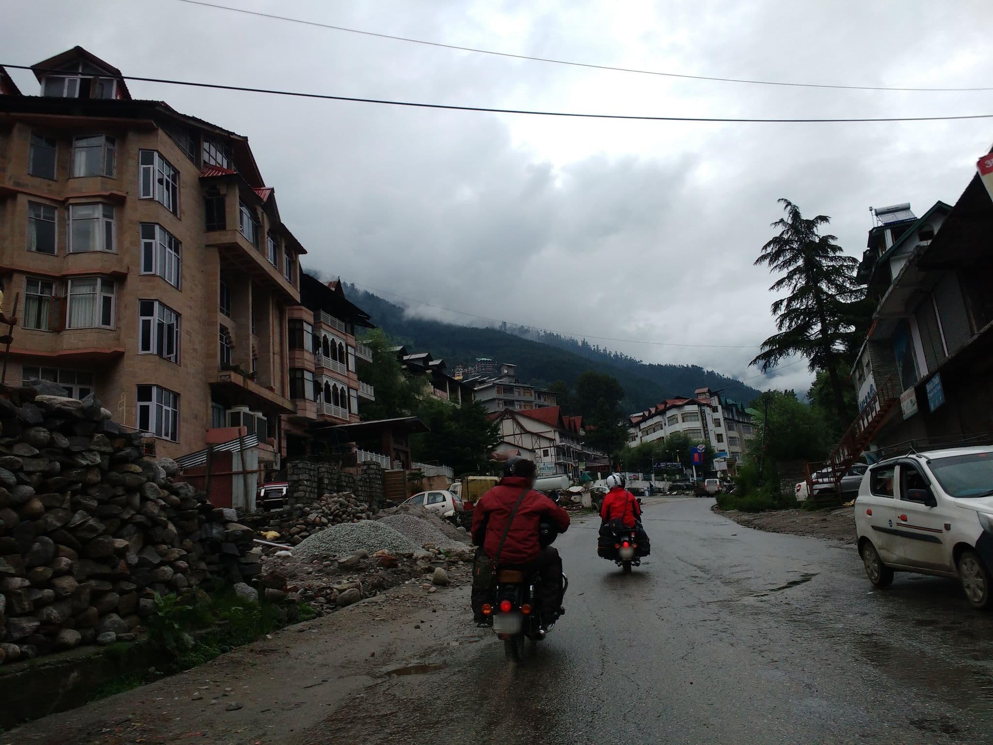Street view near snow valley resort, Manali, Kulu — © srividya (CC BY-SA · Mapillary)