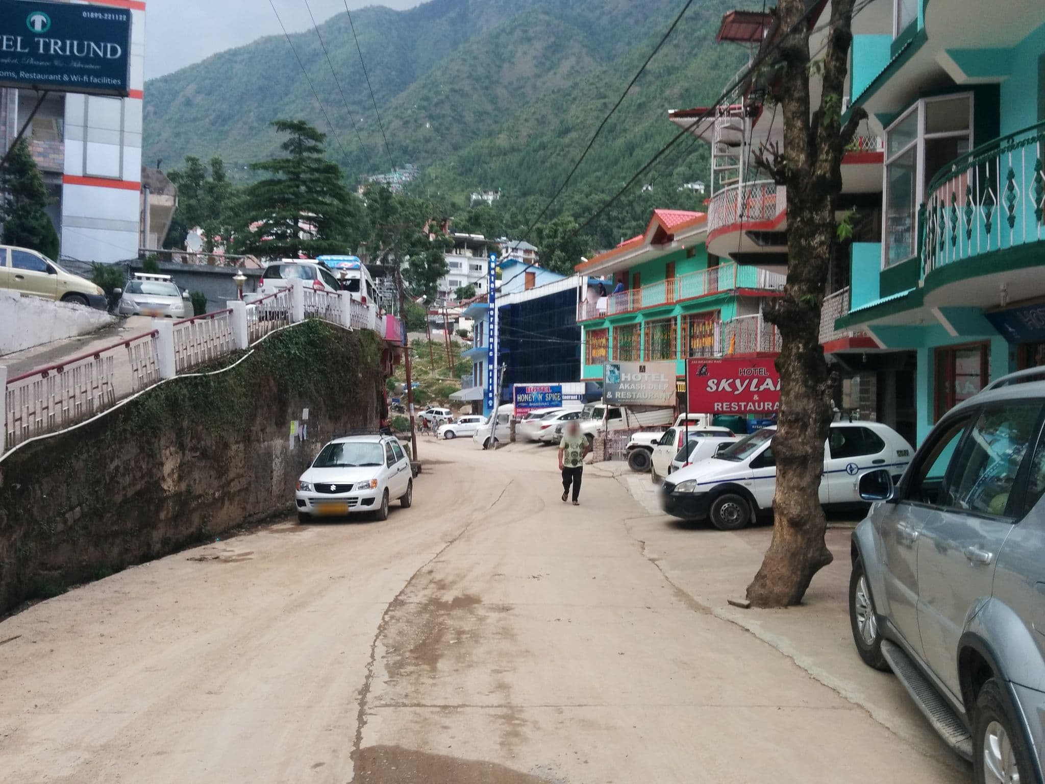 Street view near Sangam Hotel, Dharamsala — © sashazykov (CC BY-SA · Mapillary)