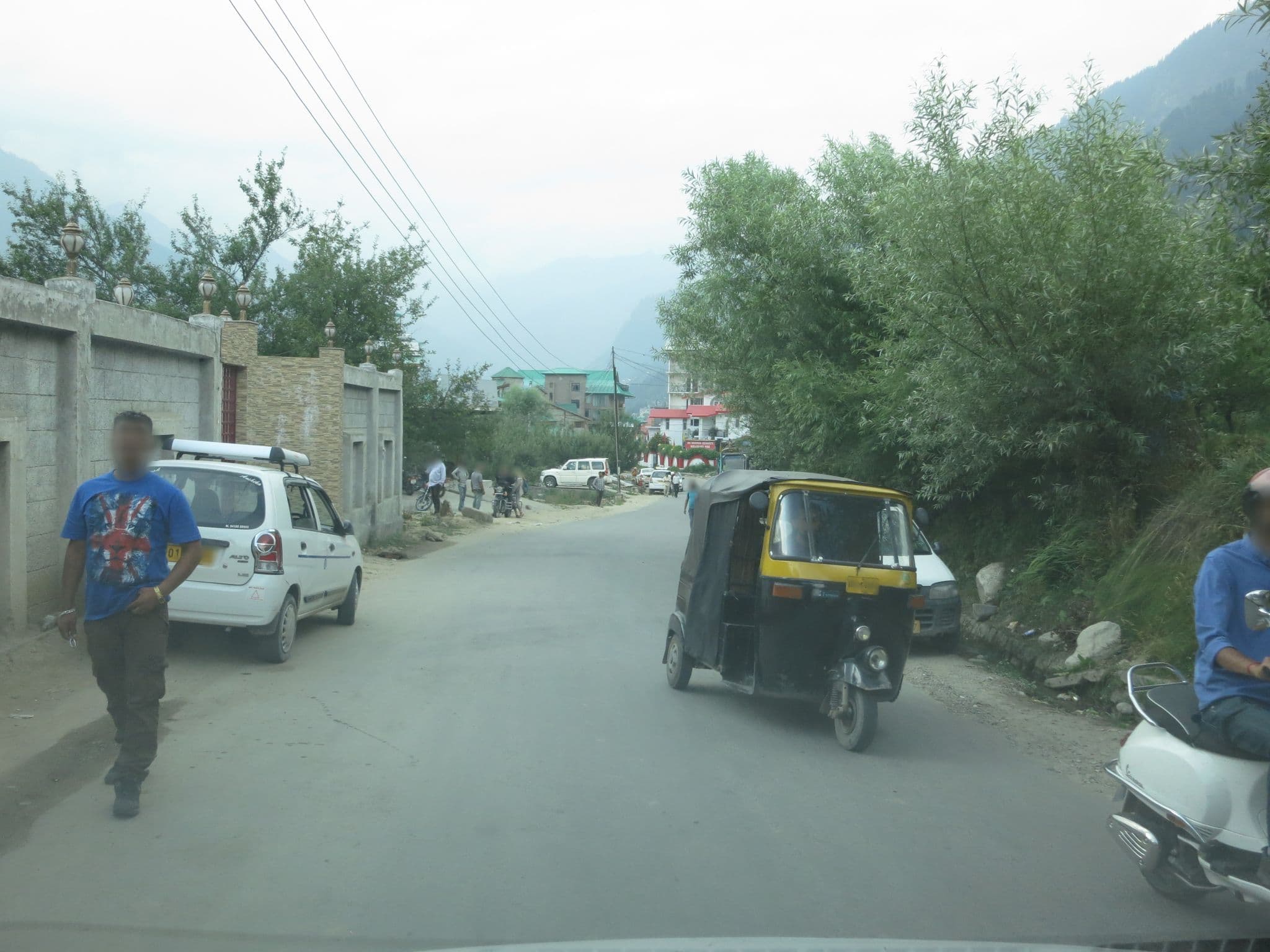 Street view near Hotel Peak View, Kulu — © lto (CC BY-SA · Mapillary)
