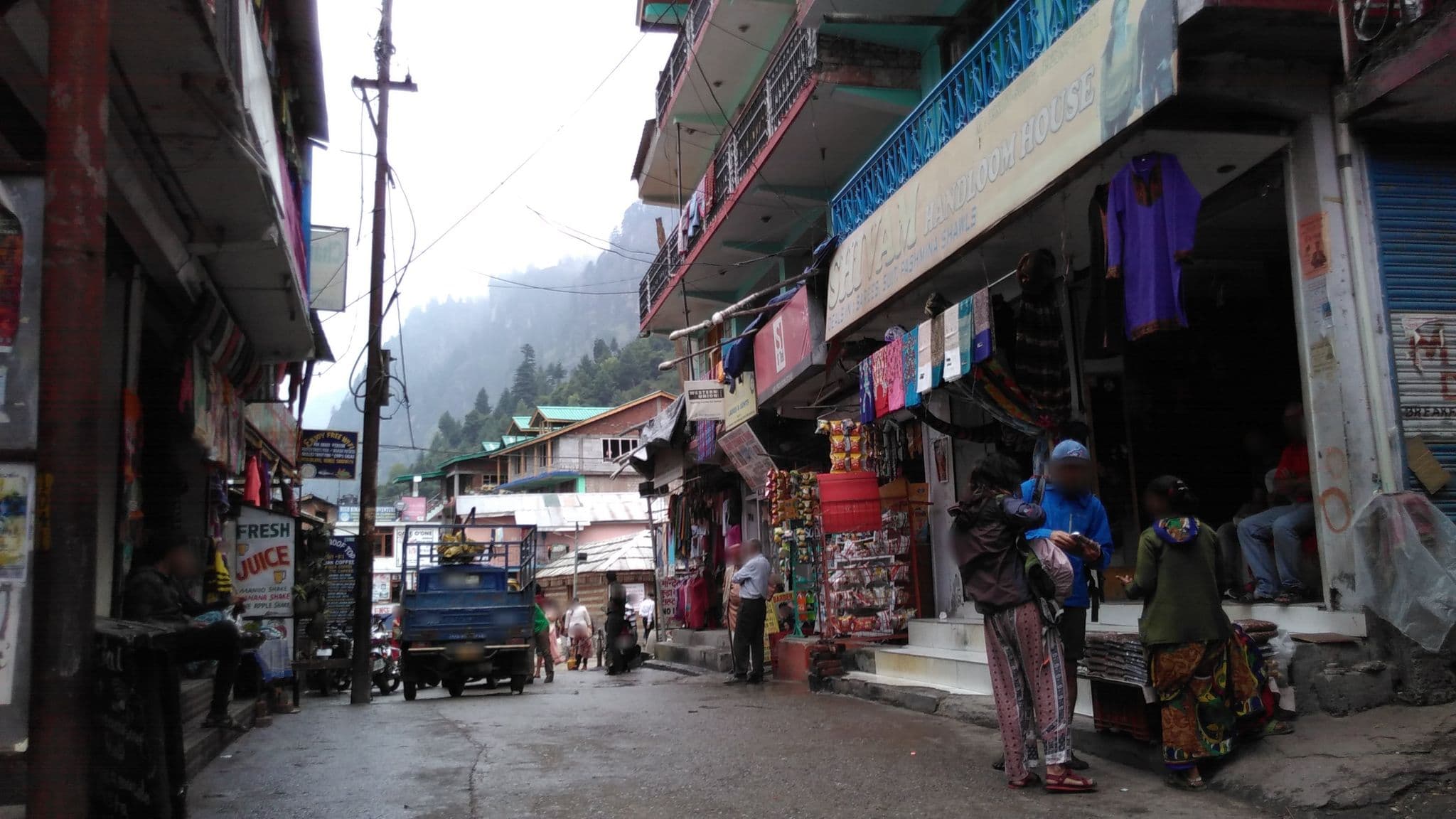 Street view near New Dharma G. H., Kulu — © lto (CC BY-SA · Mapillary)